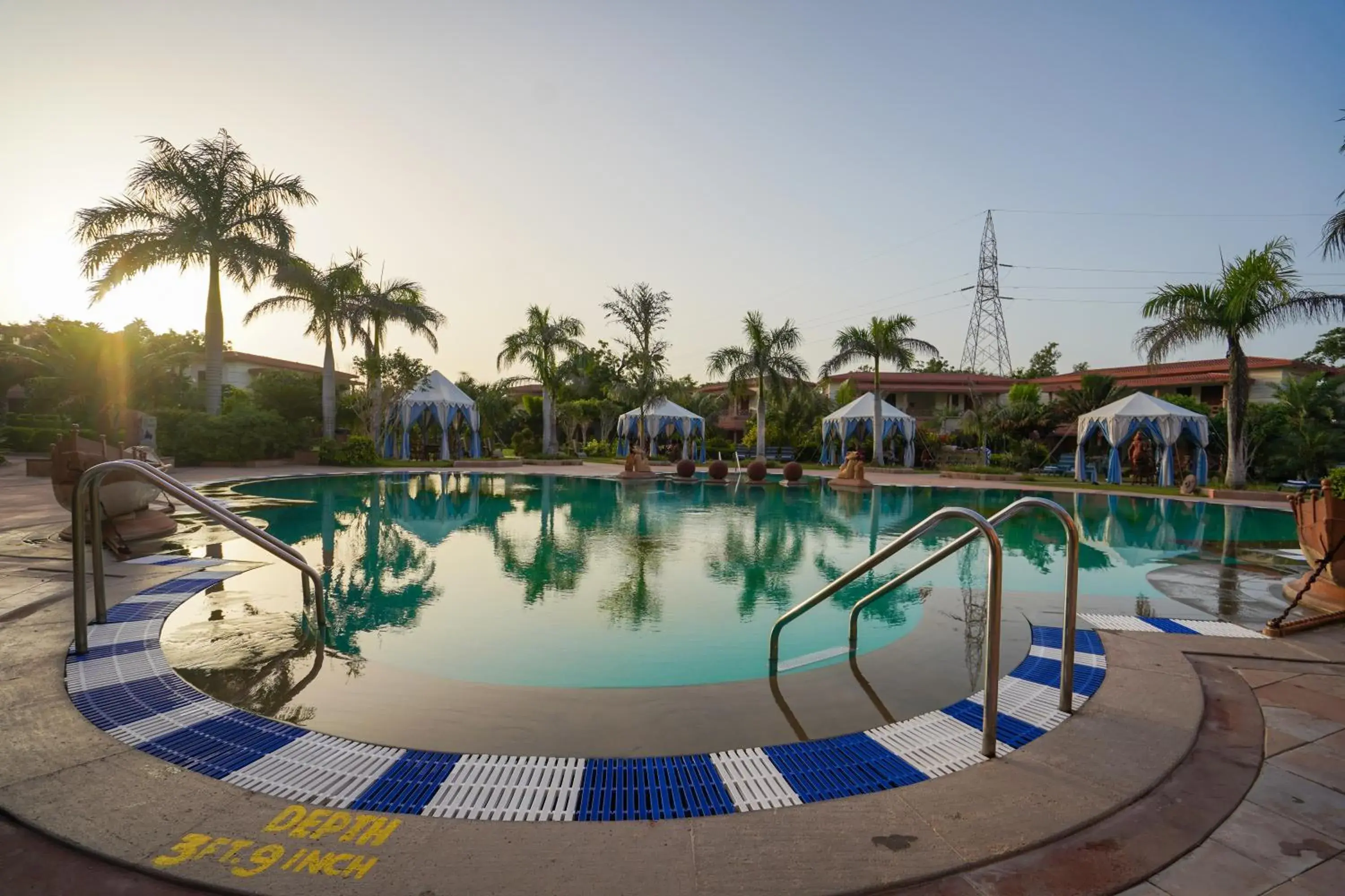 Swimming pool in Marugarh Resort and Spa Swimming pool in Marugarh Resort and Spa