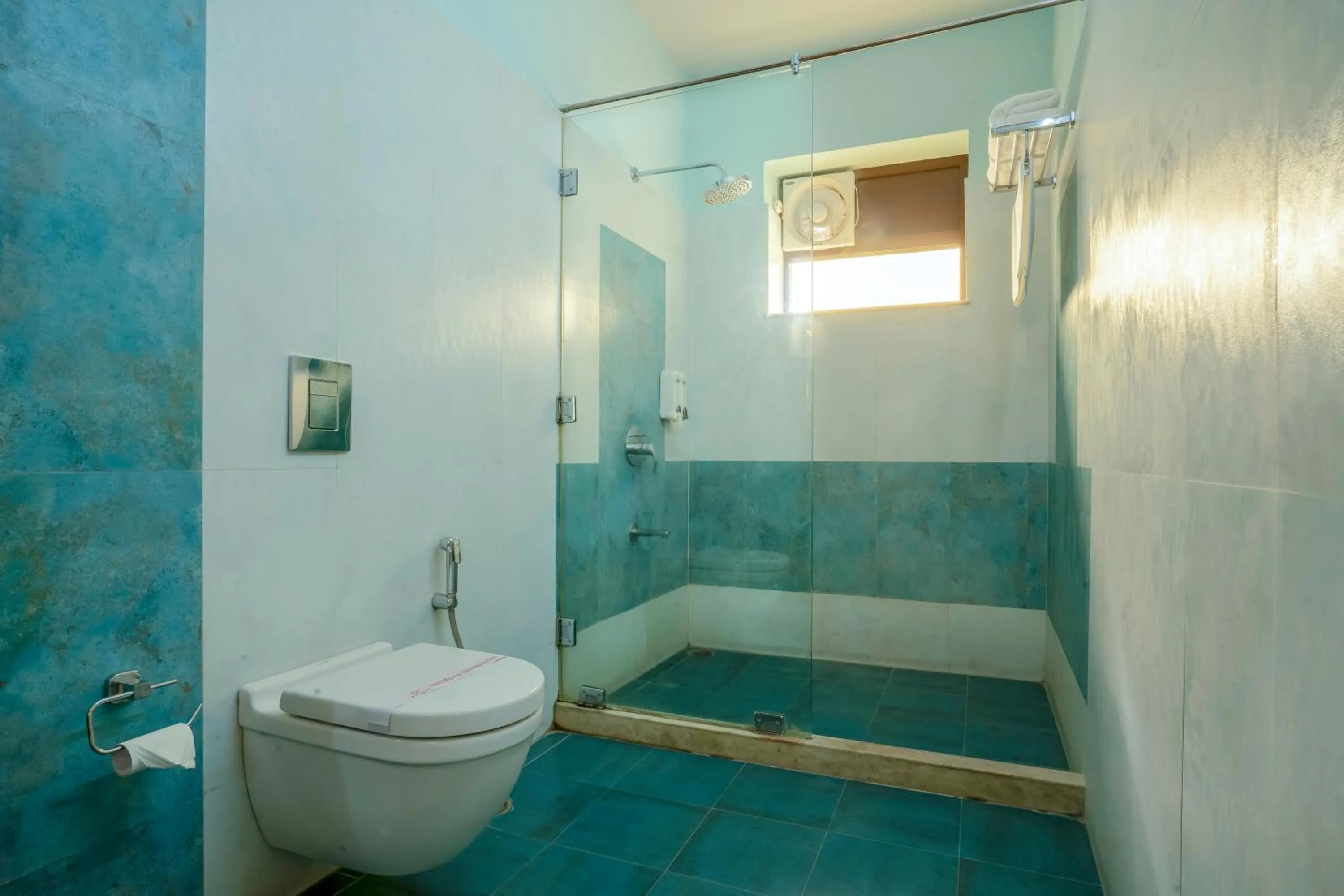 Shower in Marugarh Resort and Spa