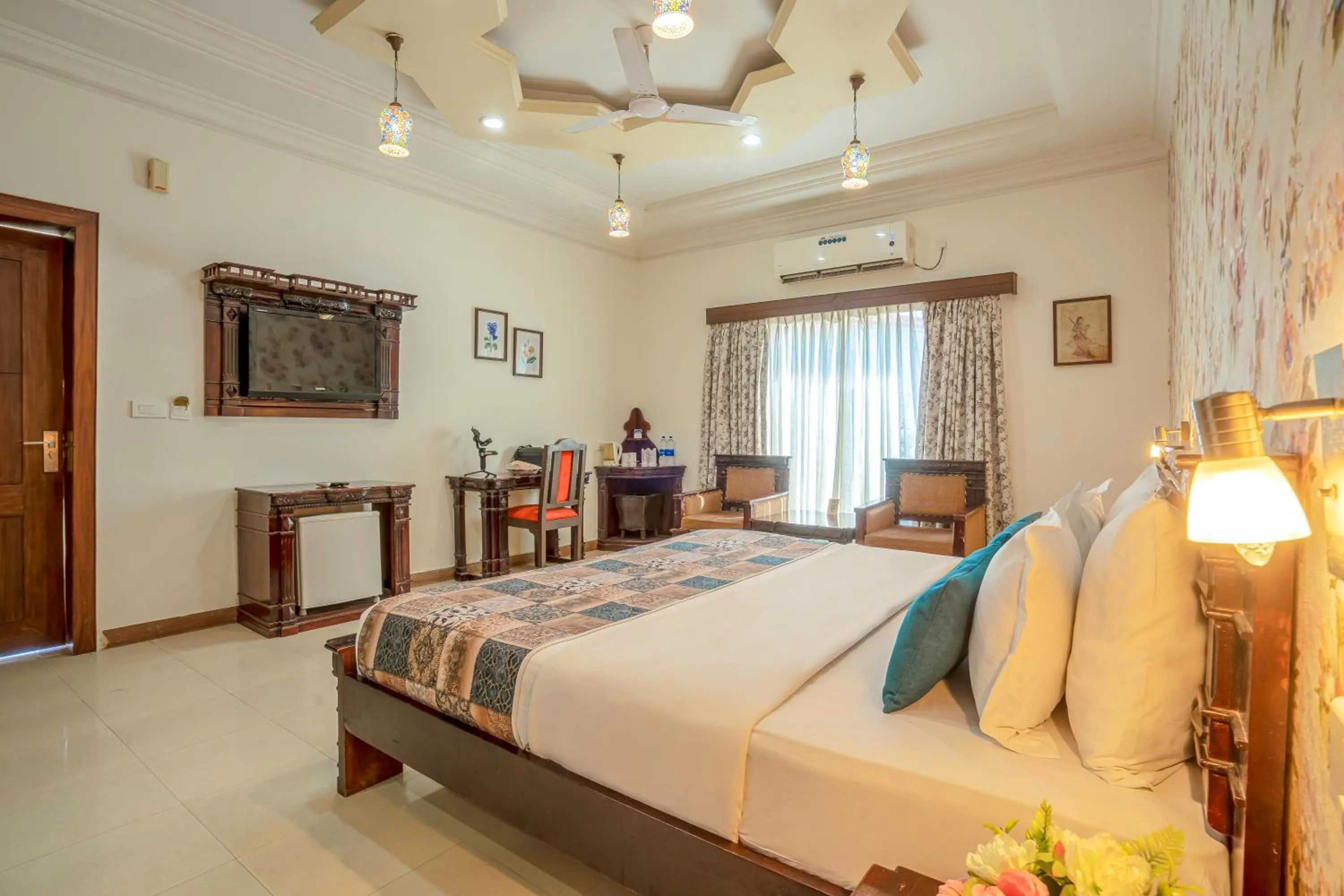 Bed in Marugarh Resort and Spa