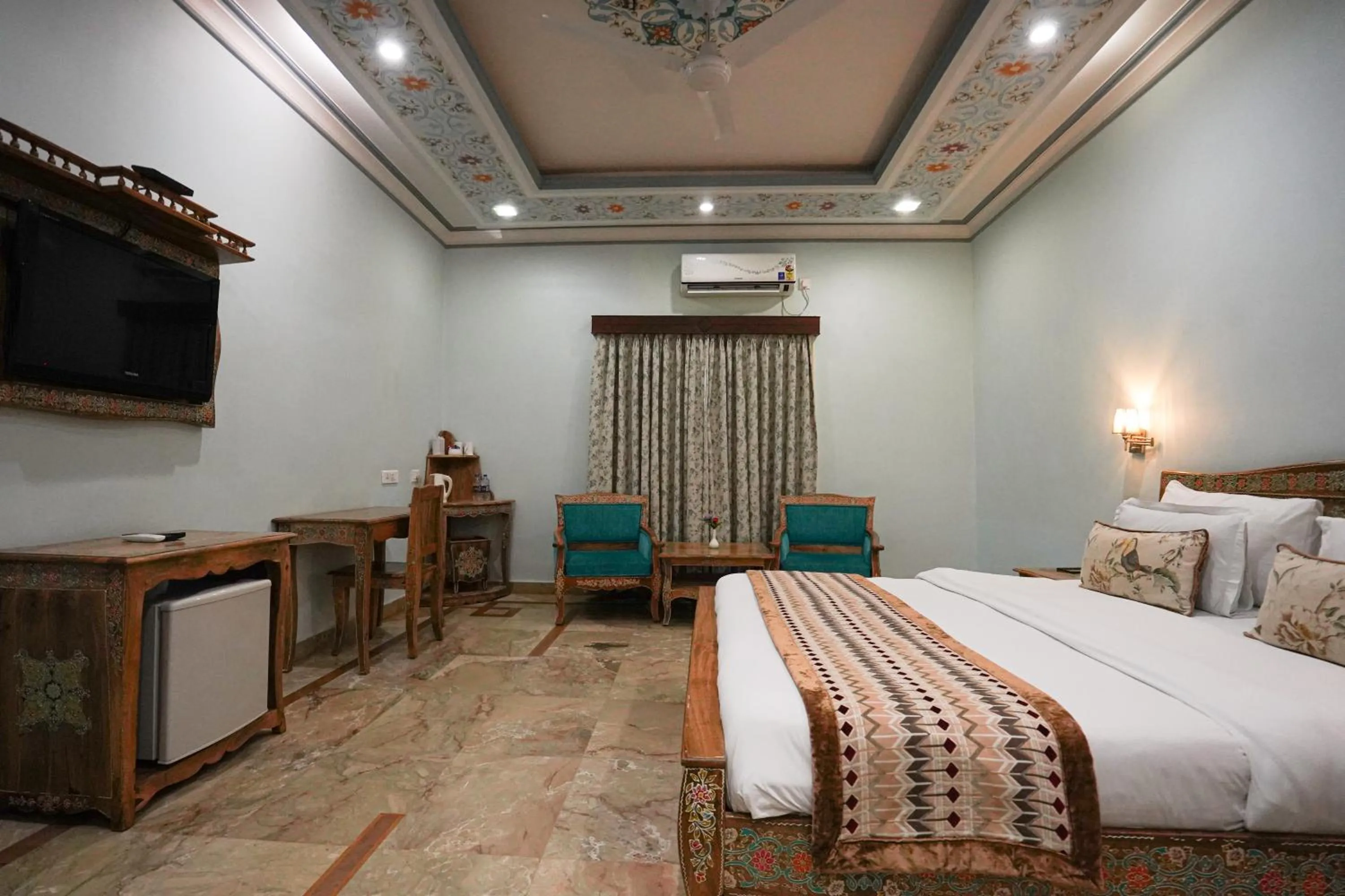 Bed in Marugarh Resort and Spa