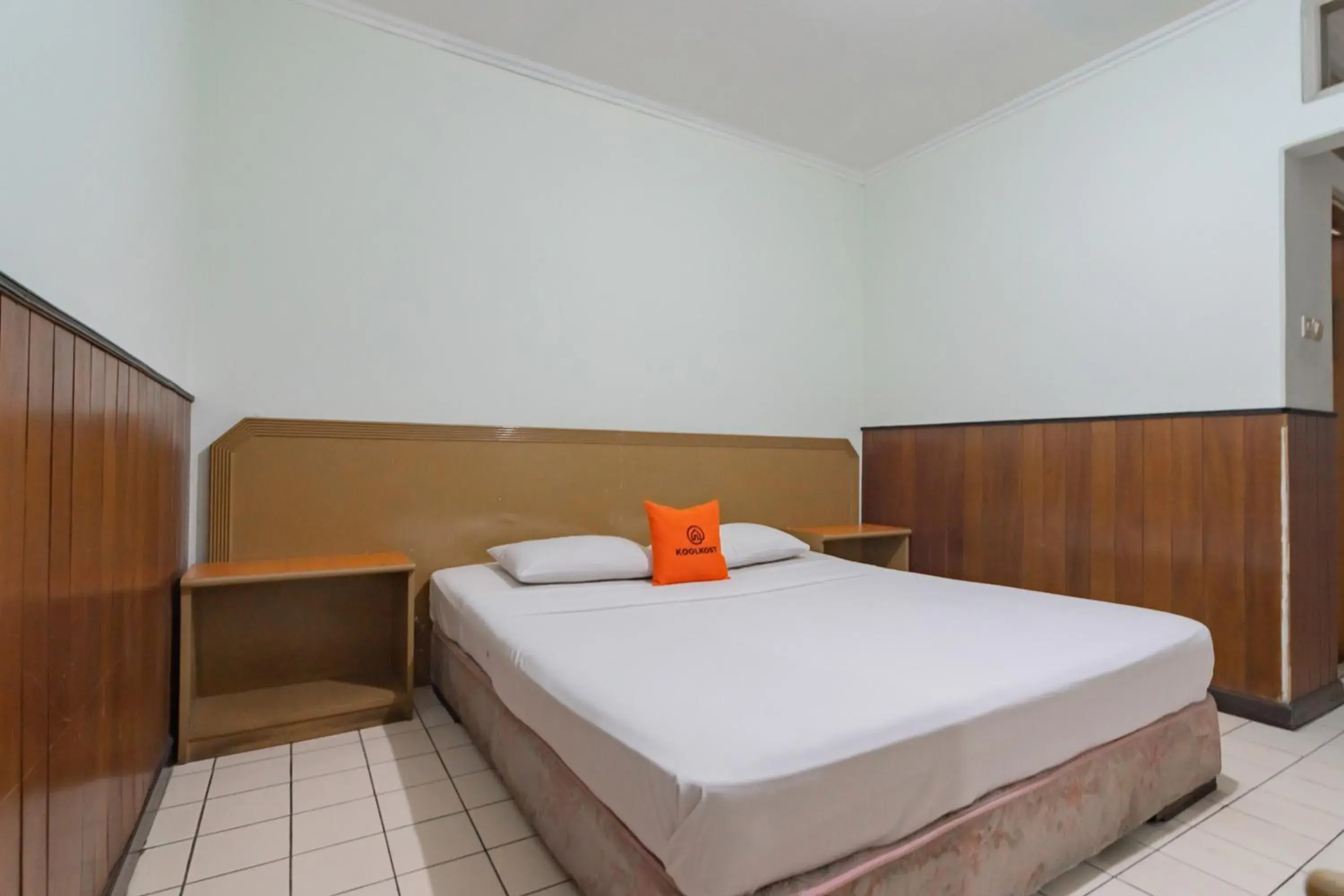 Photo of the whole room in KoolKost near Bandung Station Photo of the whole room in KoolKost near Bandung Station