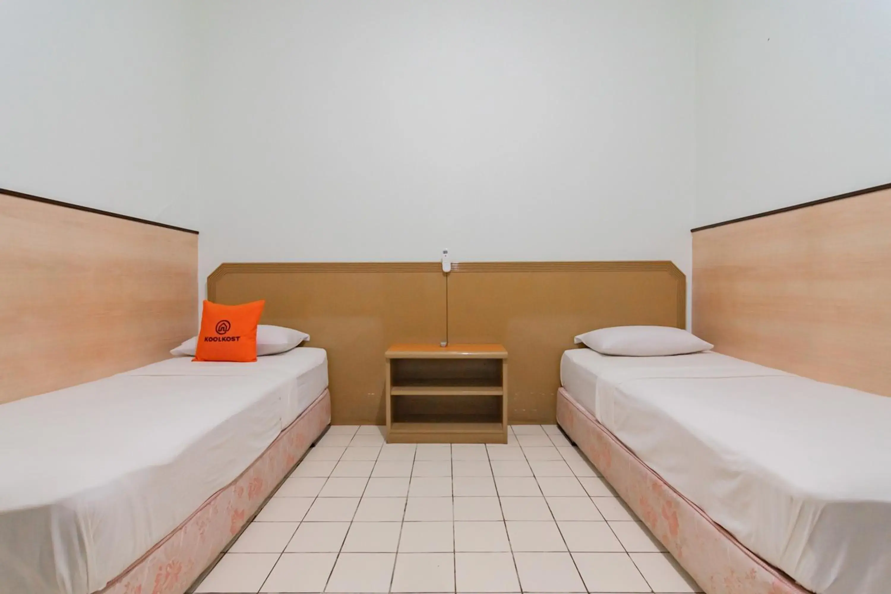 Photo of the whole room in KoolKost near Bandung Station Photo of the whole room in KoolKost near Bandung Station