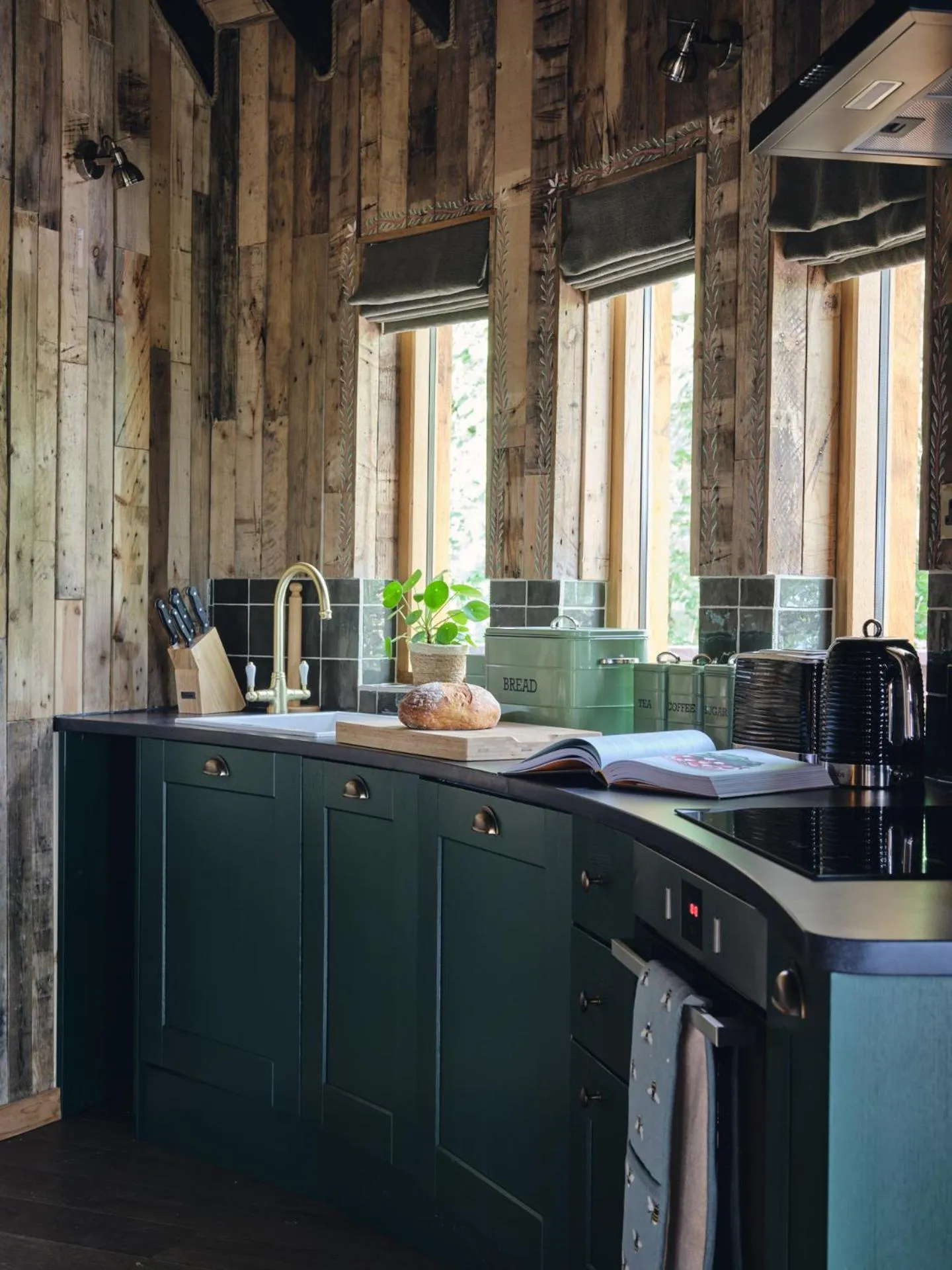 Kitchen or kitchenette in Wildhive Callow Hall