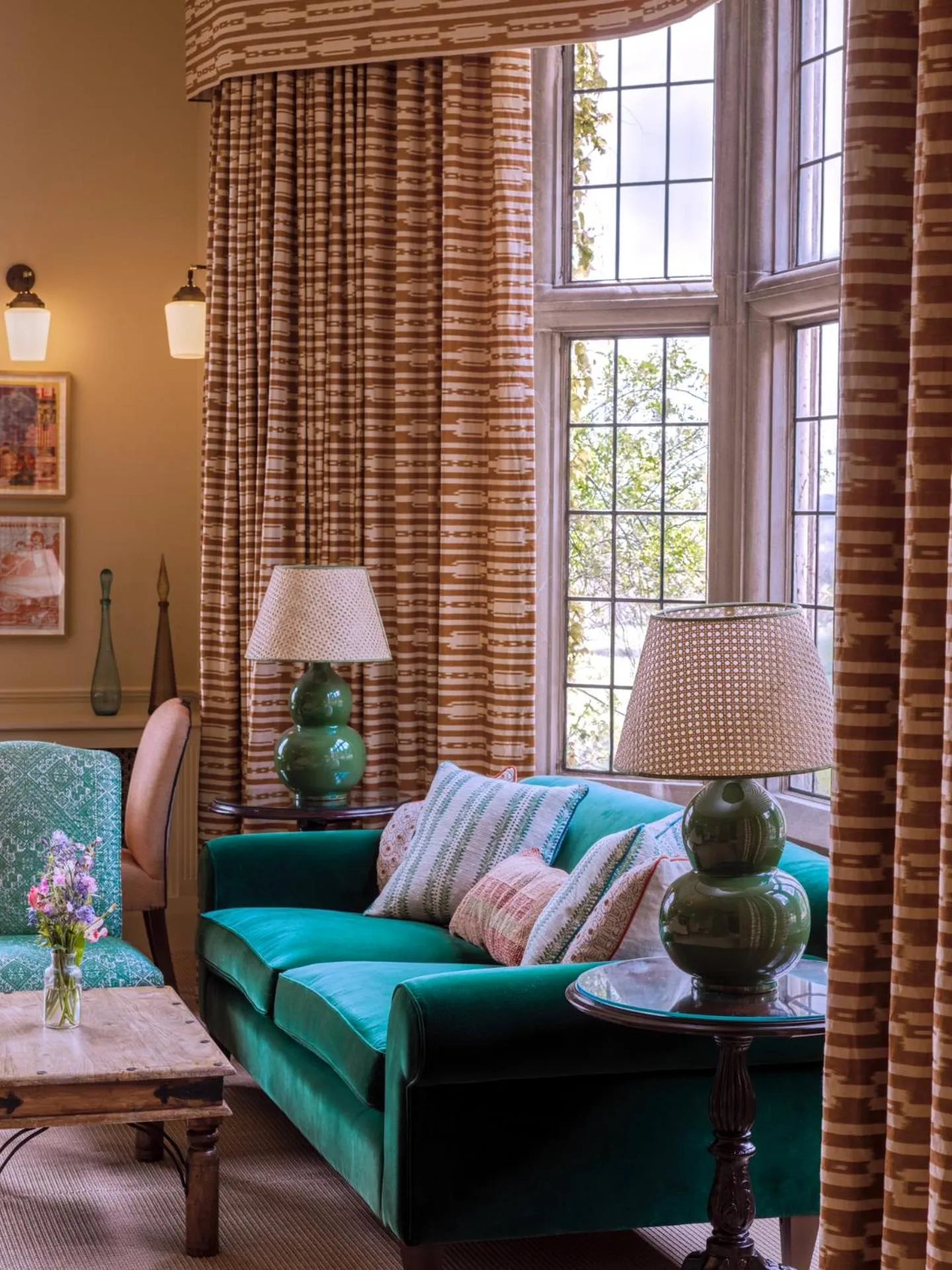 Lounge or bar in Wildhive Callow Hall