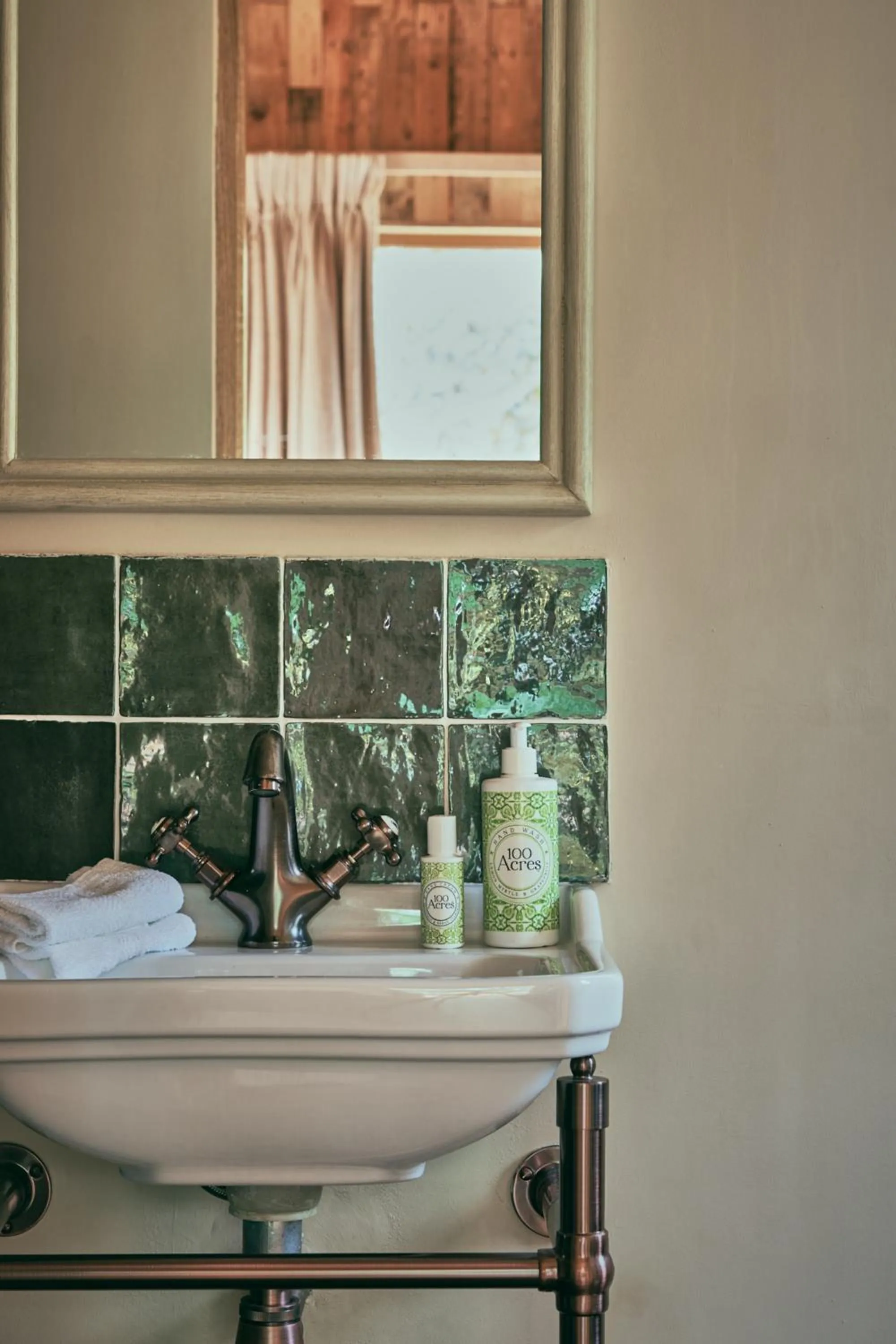 Bathroom in Wildhive Callow Hall