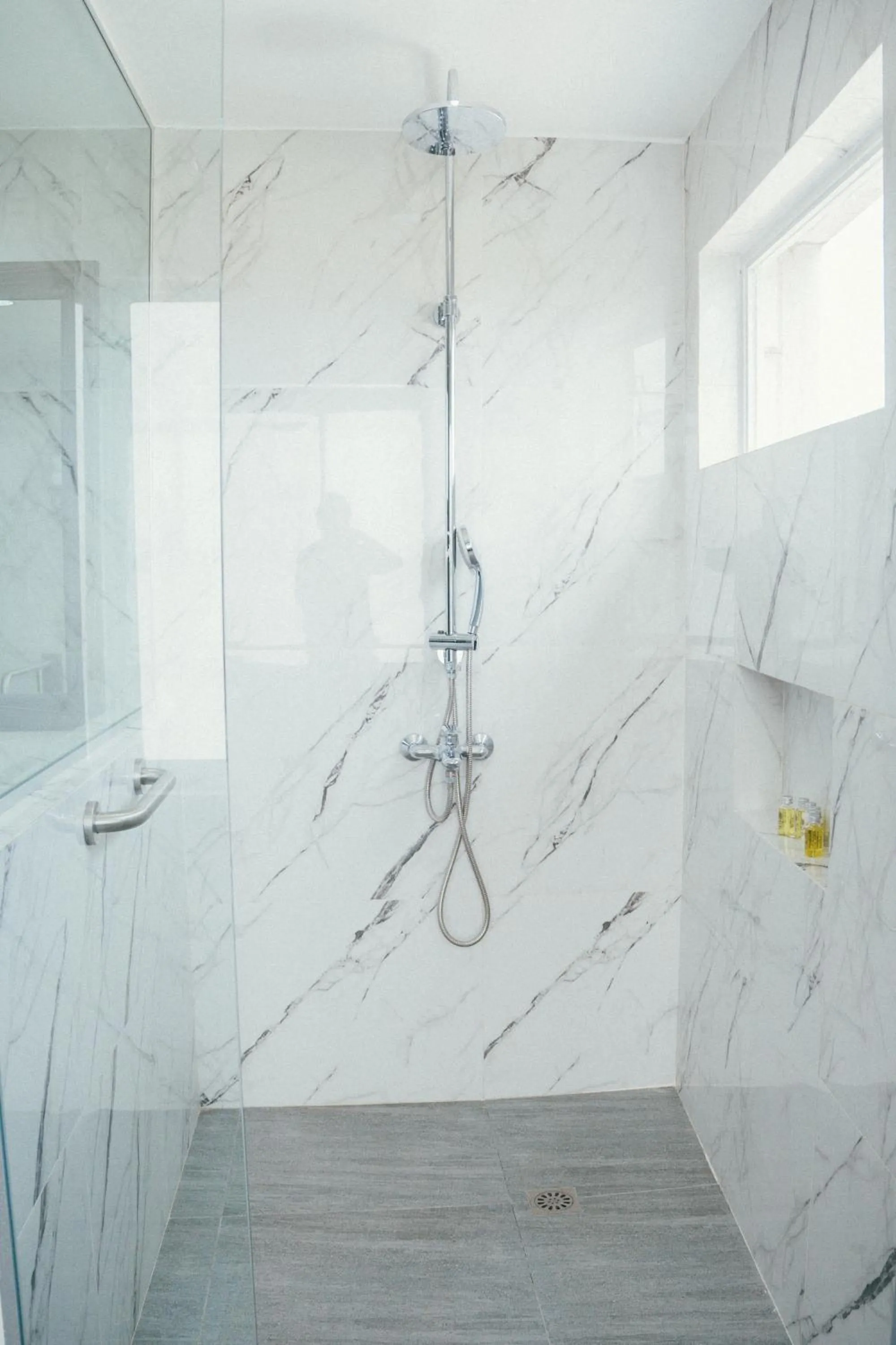 Bathroom in NS Royal Hotel