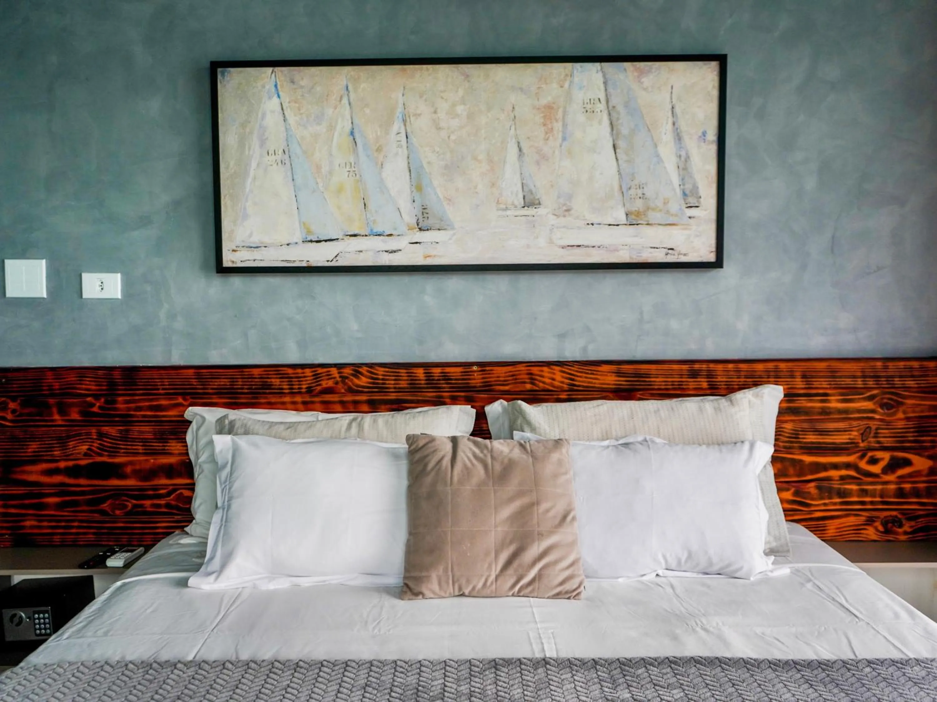 Bed in 1819 Marine Hotel