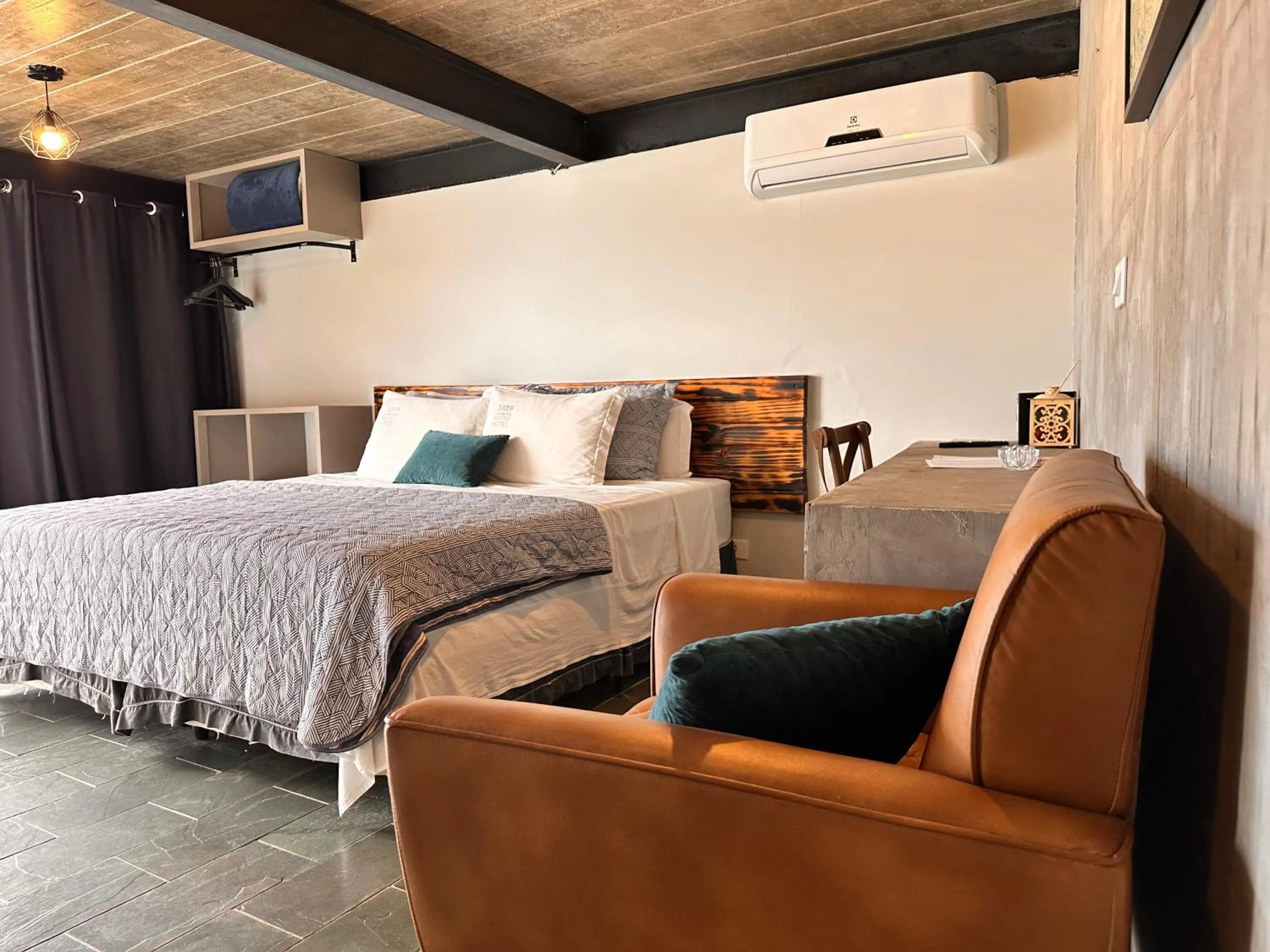 Bed in 1819 Marine Hotel