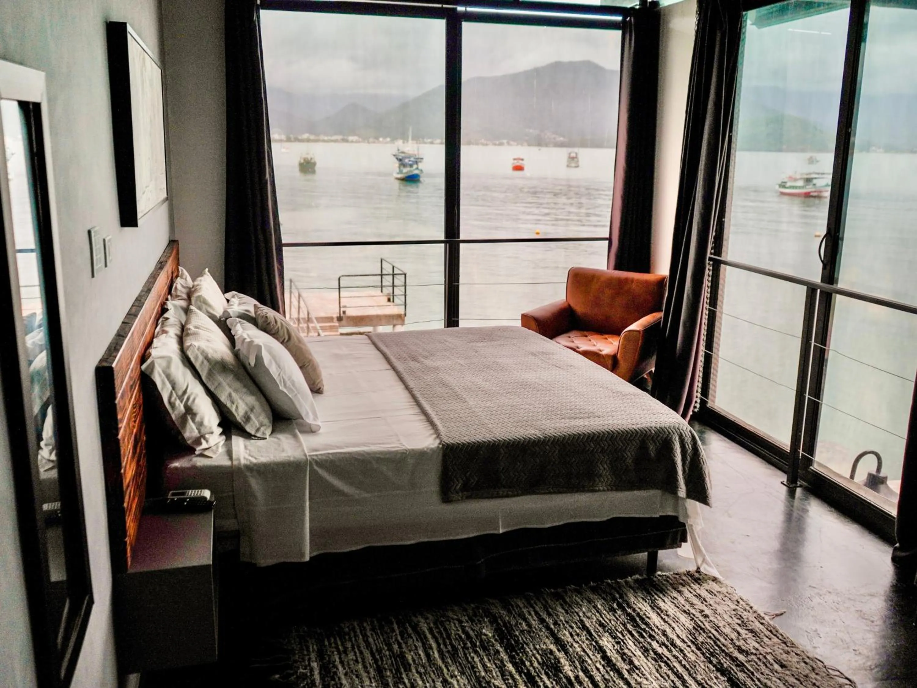 Bed in 1819 Marine Hotel