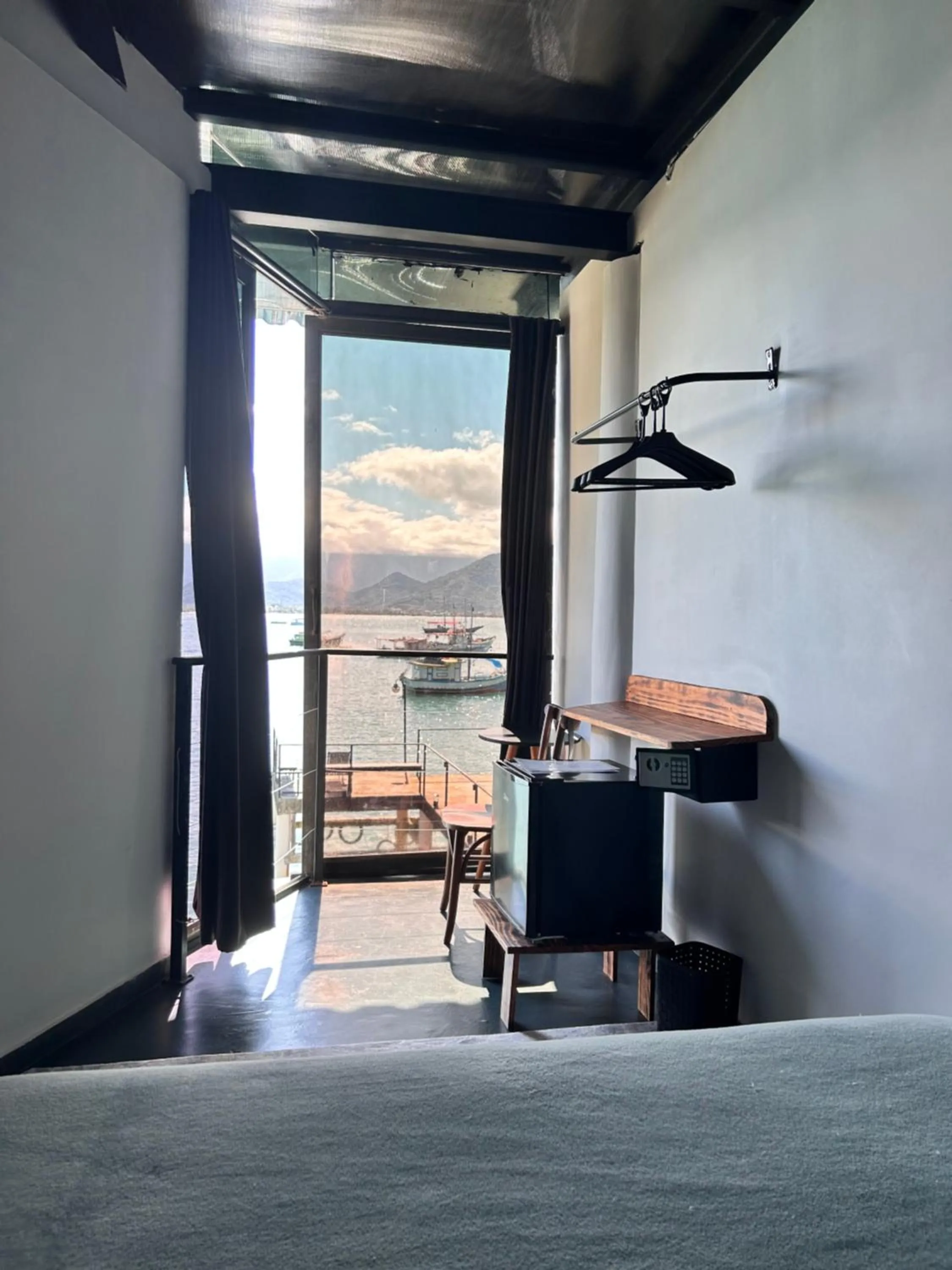 Bed in 1819 Marine Hotel