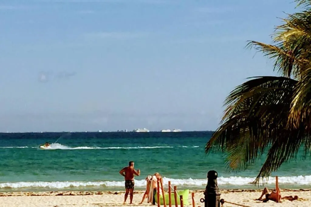 Beach in Steps to Ocean Huge Beach Villa Private Pool in Exclusive Fase 1 Playacar