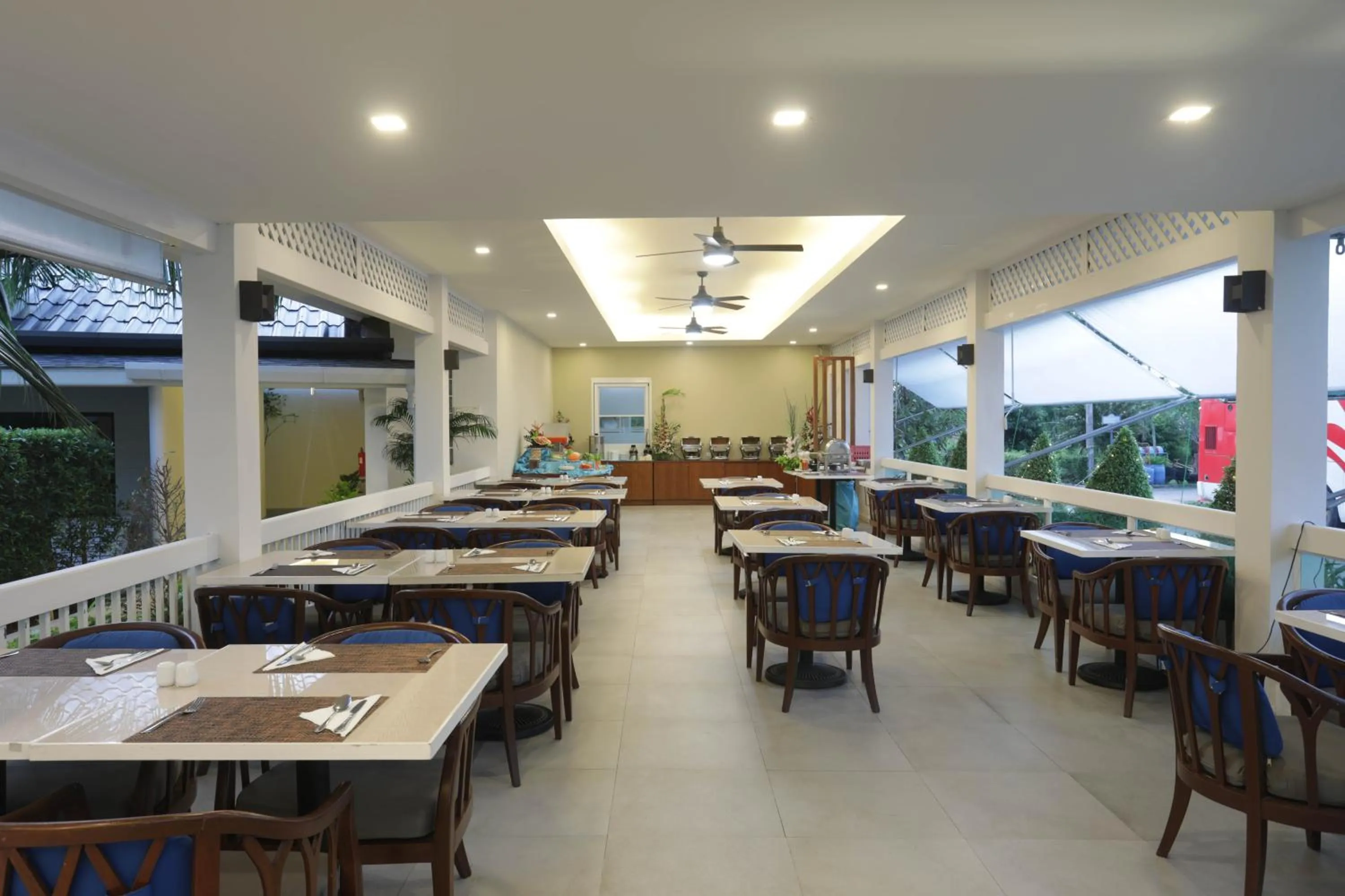 Tuana Hotels Brook Pool Access