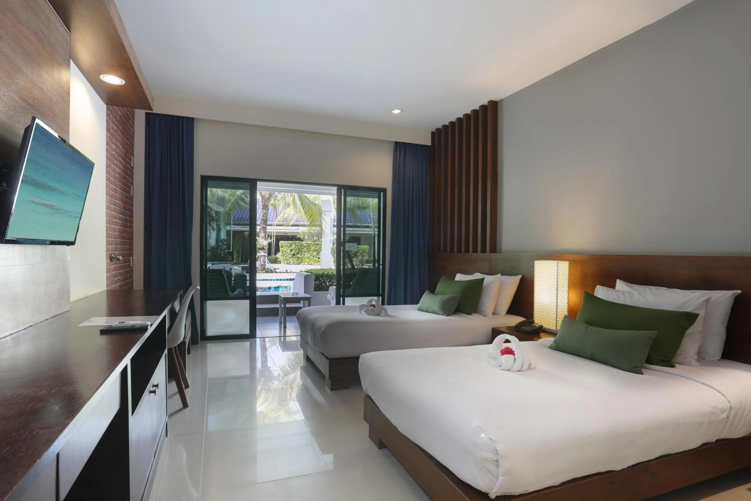 Bed in Tuana Hotels Brook Pool Access