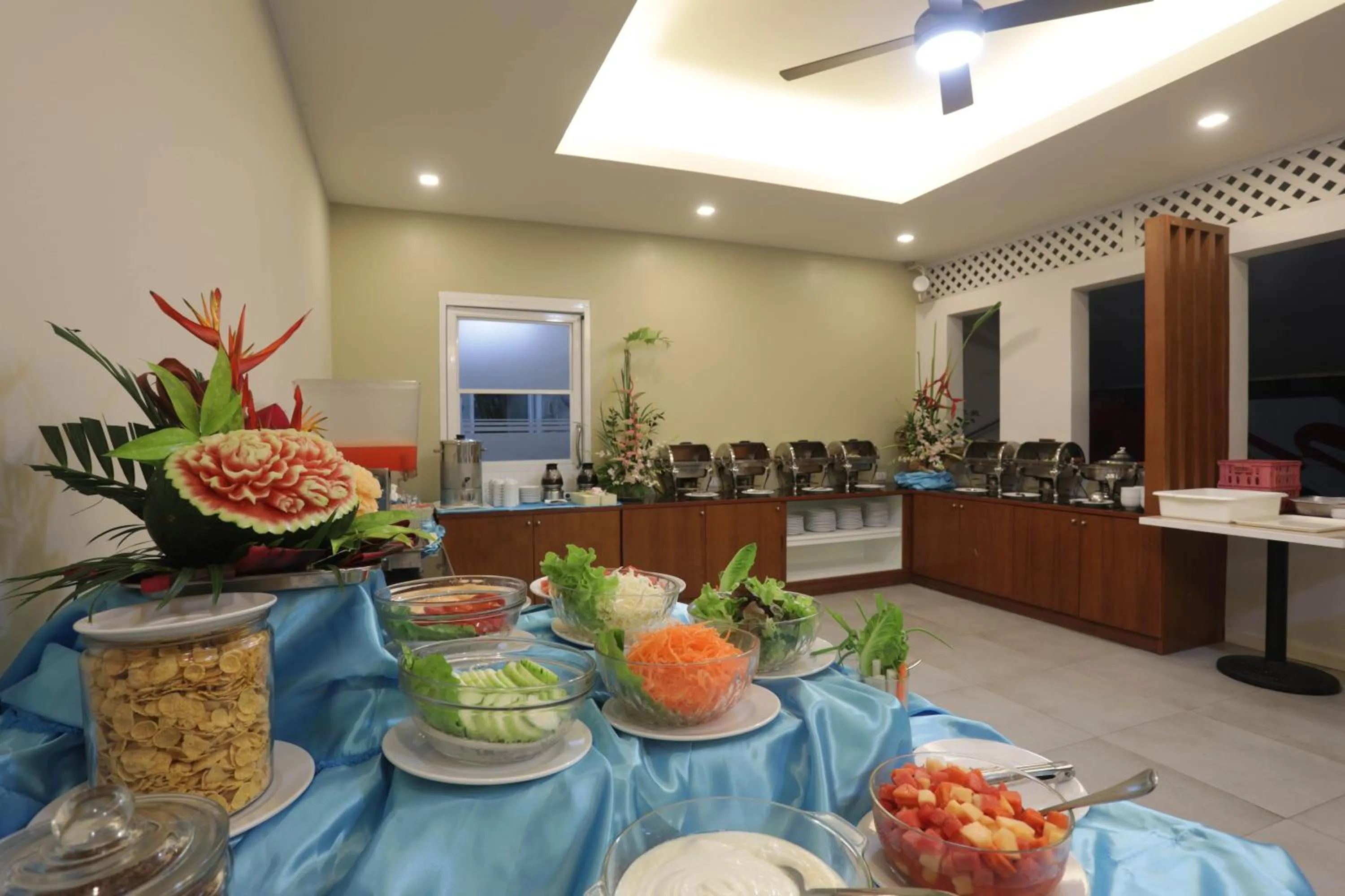 Tuana Hotels Brook Pool Access