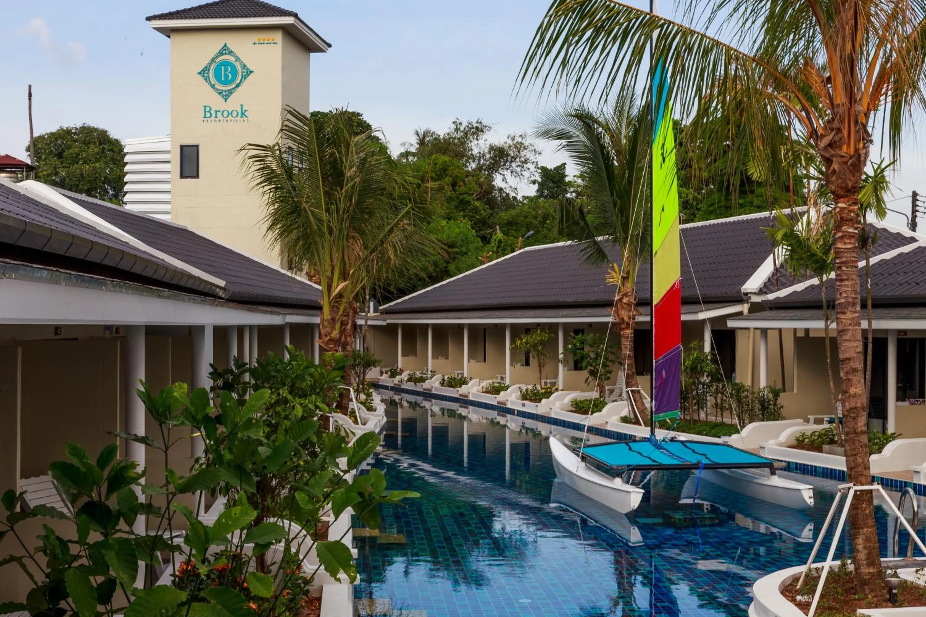 Swimming pool in Brook Resort & Villas