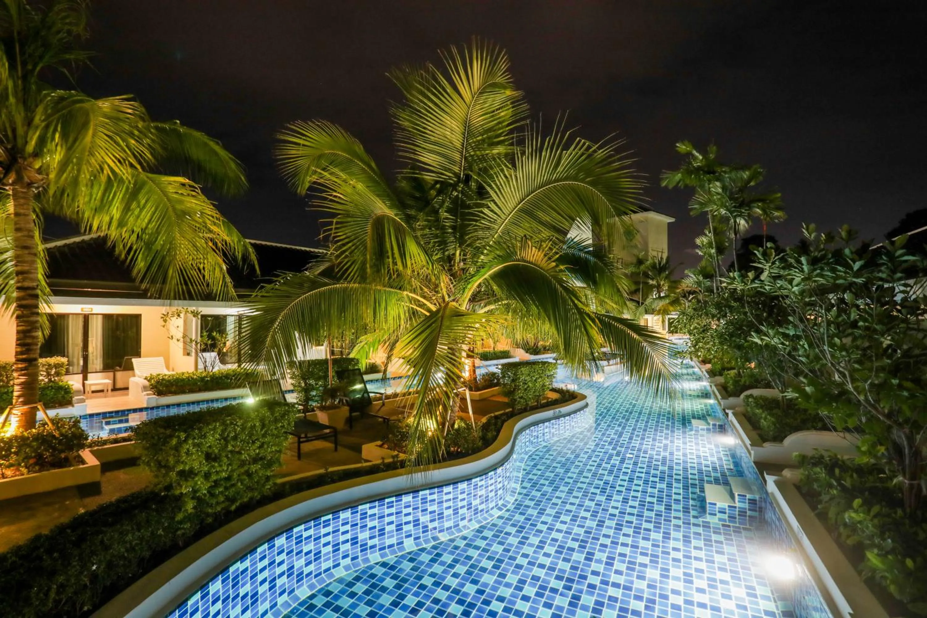 Tuana Hotels Brook Pool Access