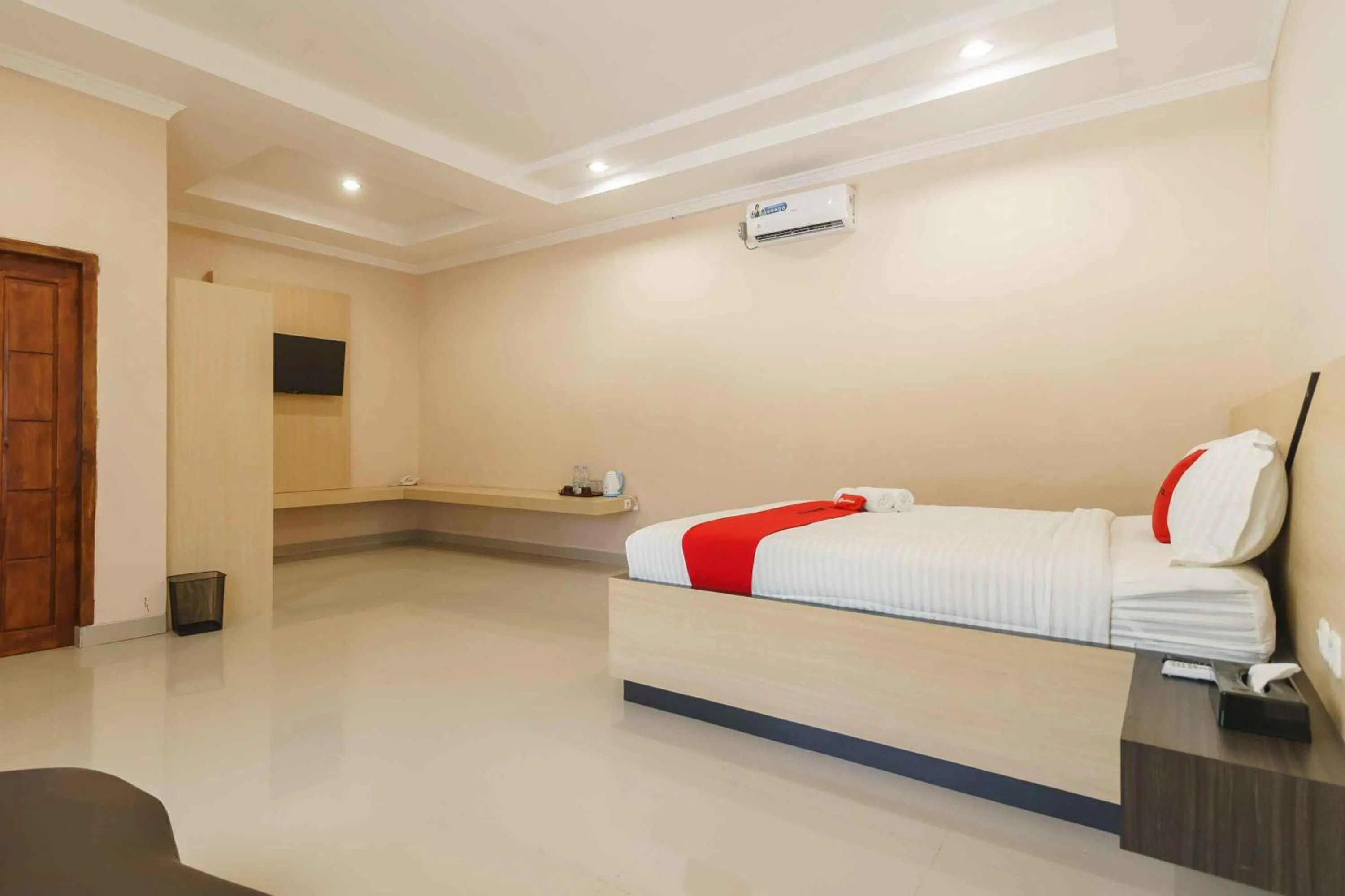 Bed in RedDoorz @ Hotel Copacobana Bengkulu