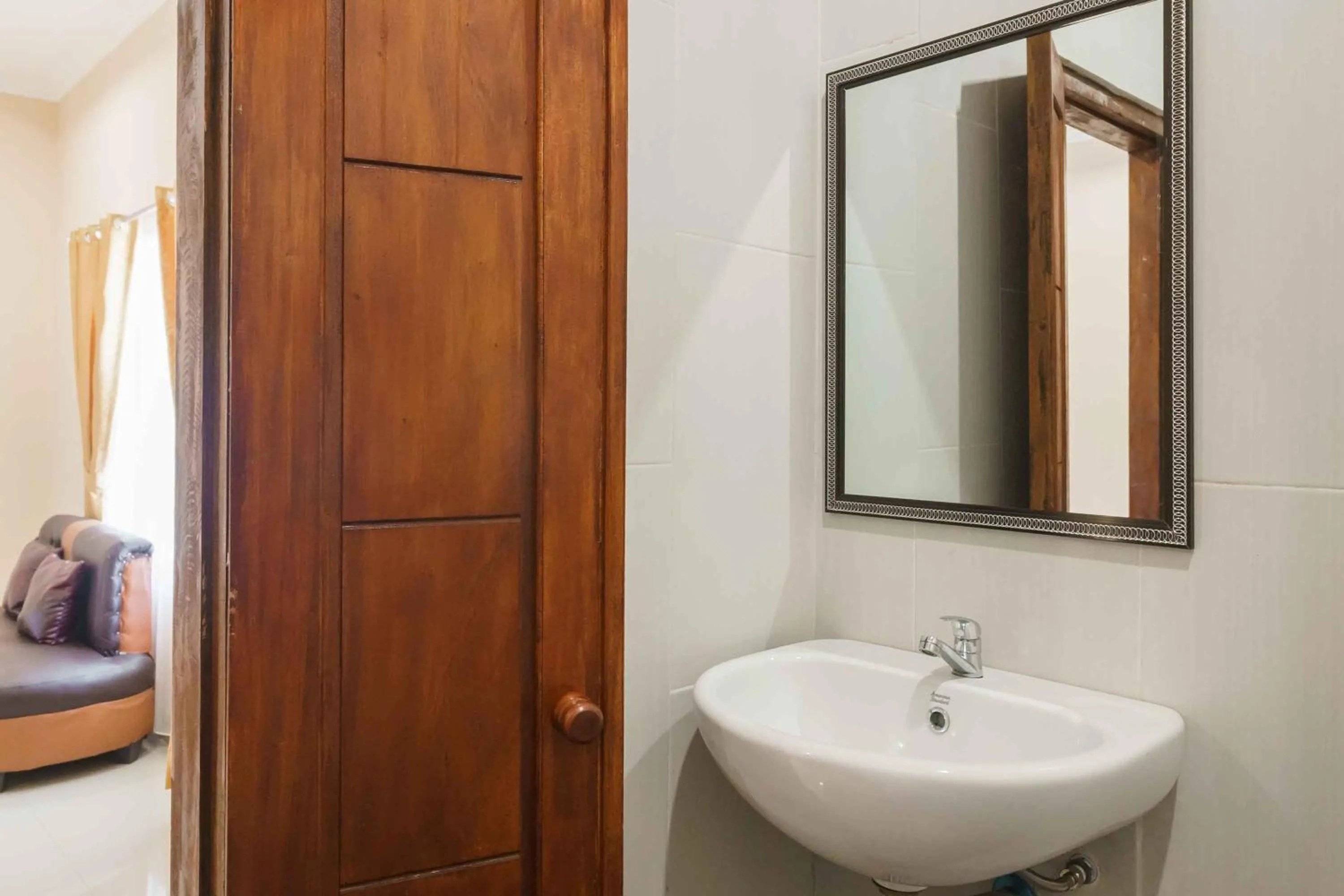 RedDoorz @ Hotel Copacobana Bengkulu