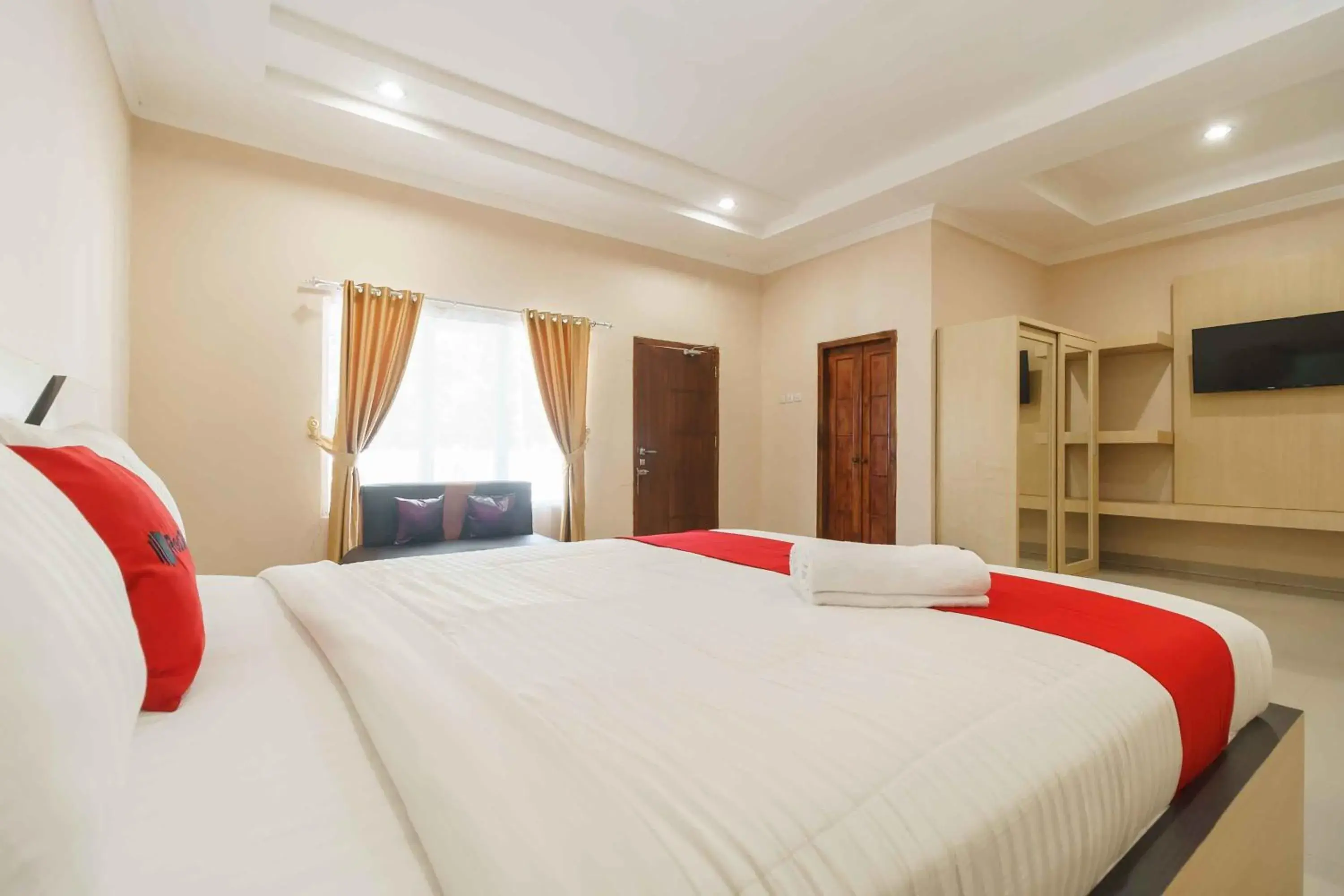 Bed in RedDoorz @ Hotel Copacobana Bengkulu Bed in RedDoorz @ Hotel Copacobana Bengkulu
