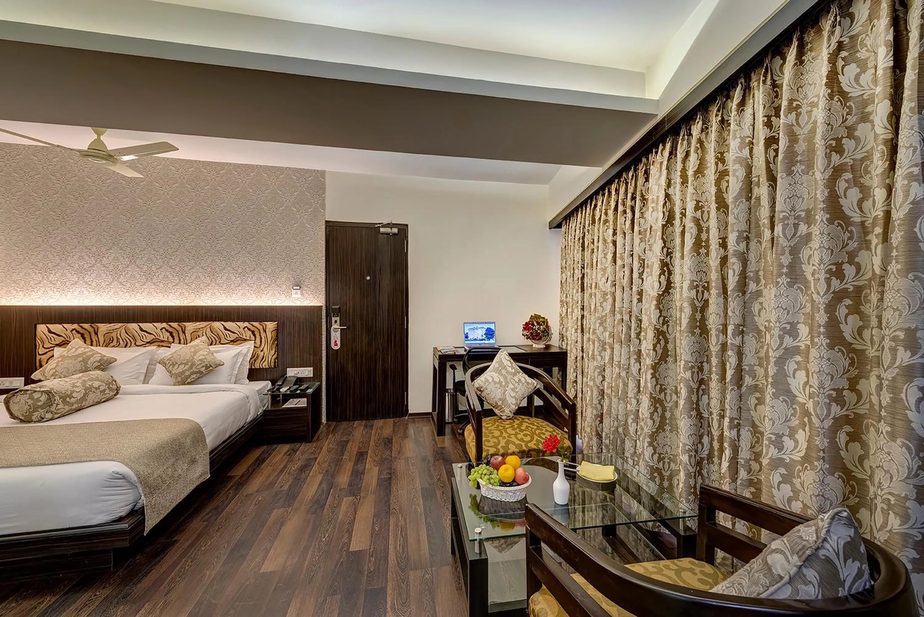 Street view, Bed in Viceroy Boutique Hotel