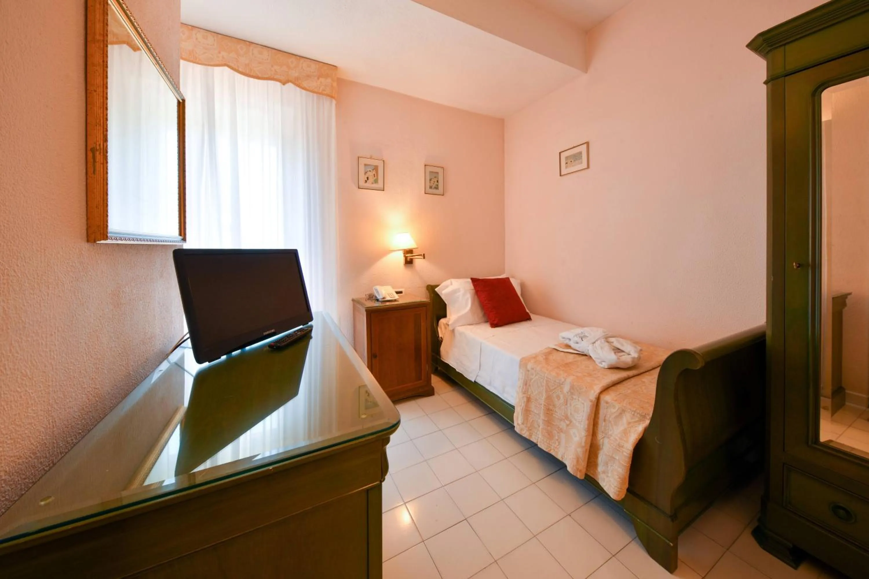 Bed in Grand Hotel Terme di Augusto