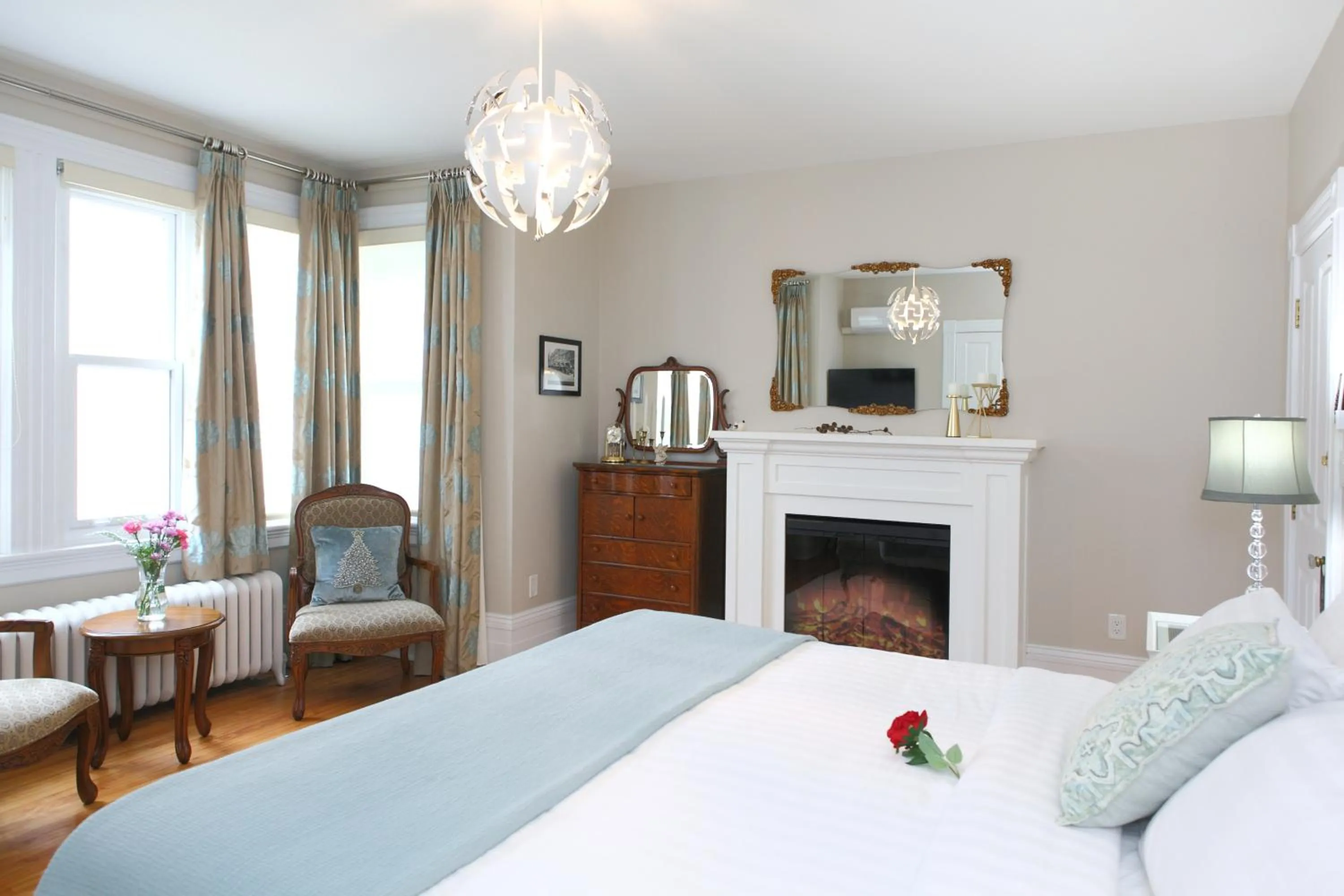 Bedroom, Bed in No 1 Grafton Inn