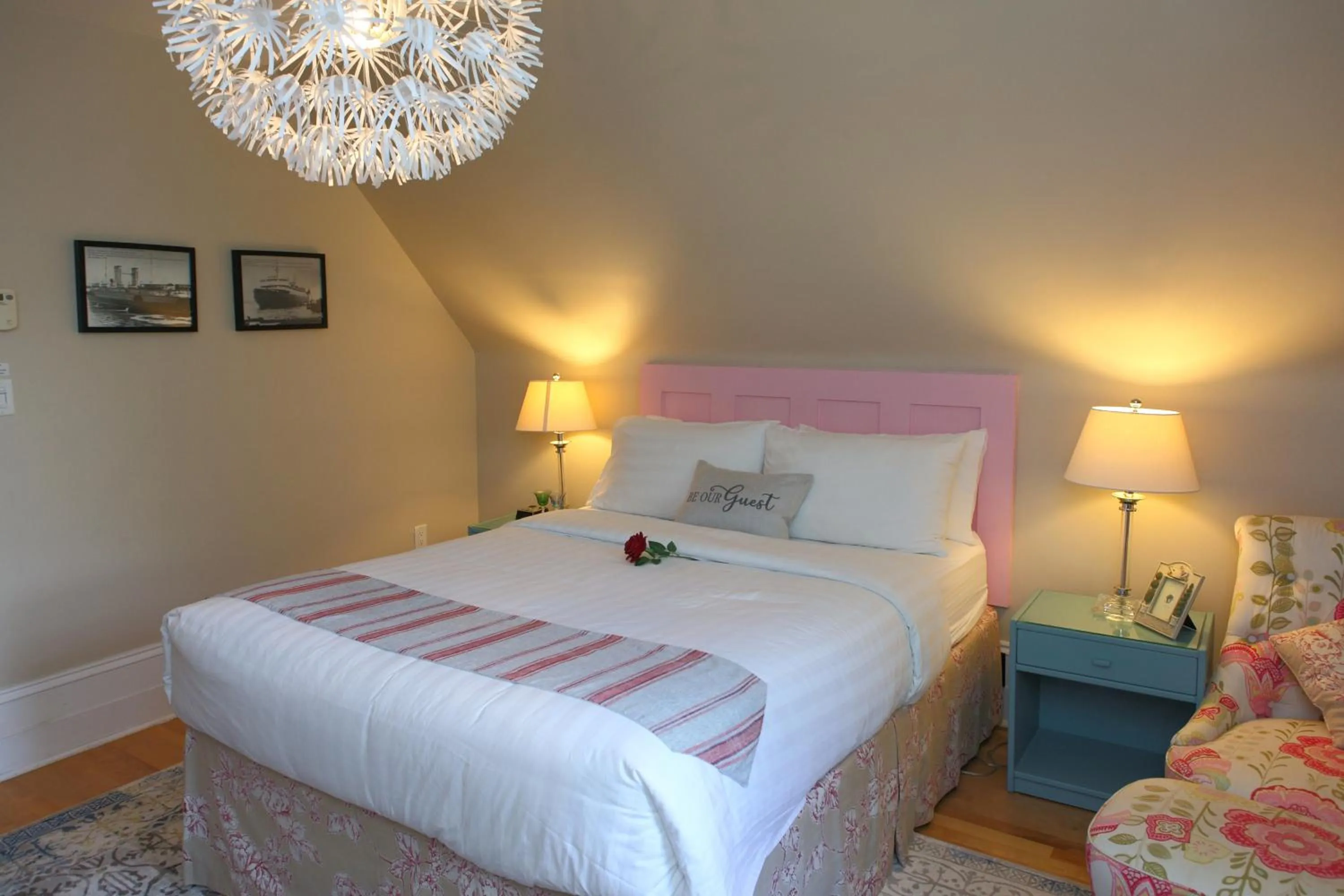 Bedroom, Bed in No 1 Grafton Inn