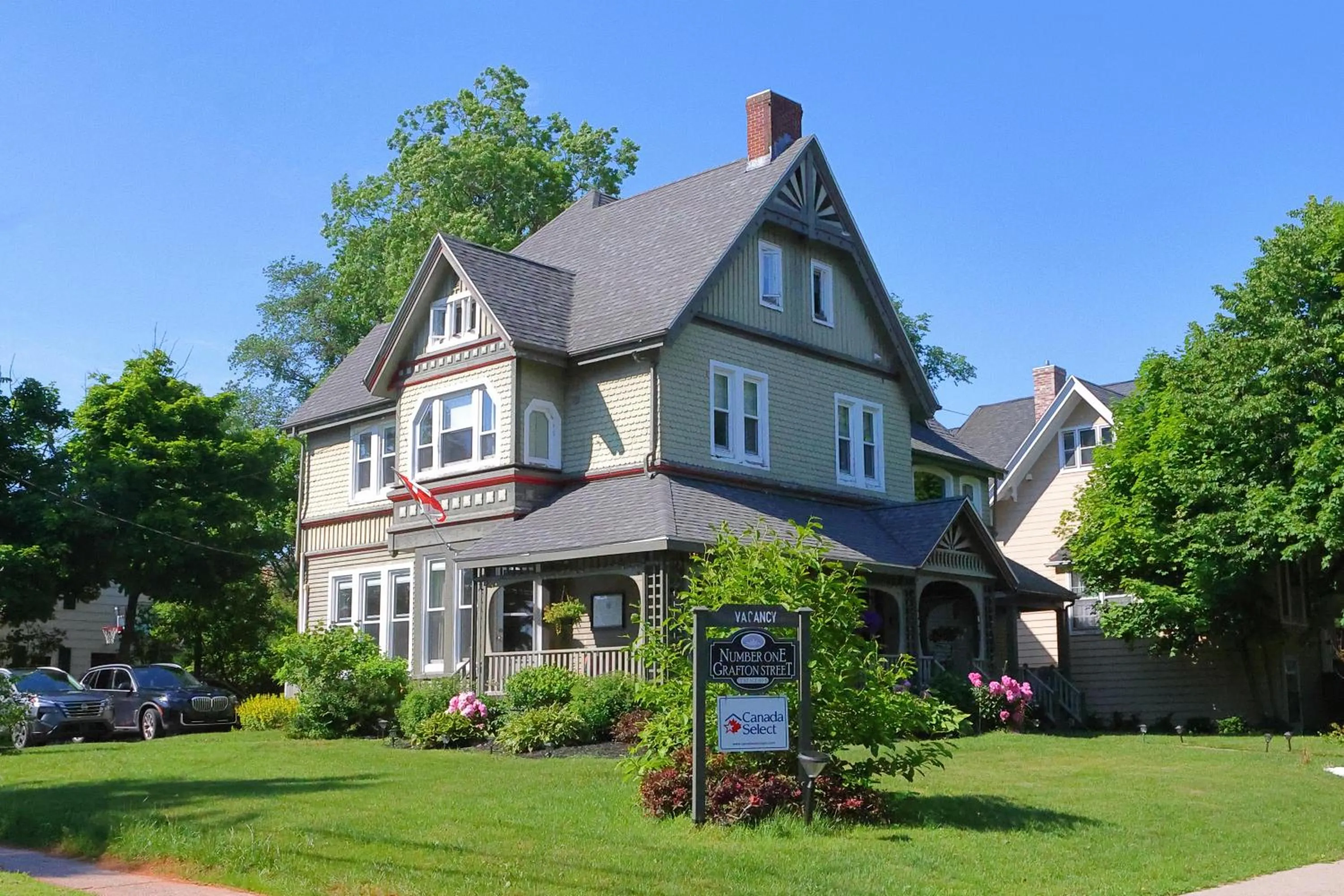Property building in No 1 Grafton Inn