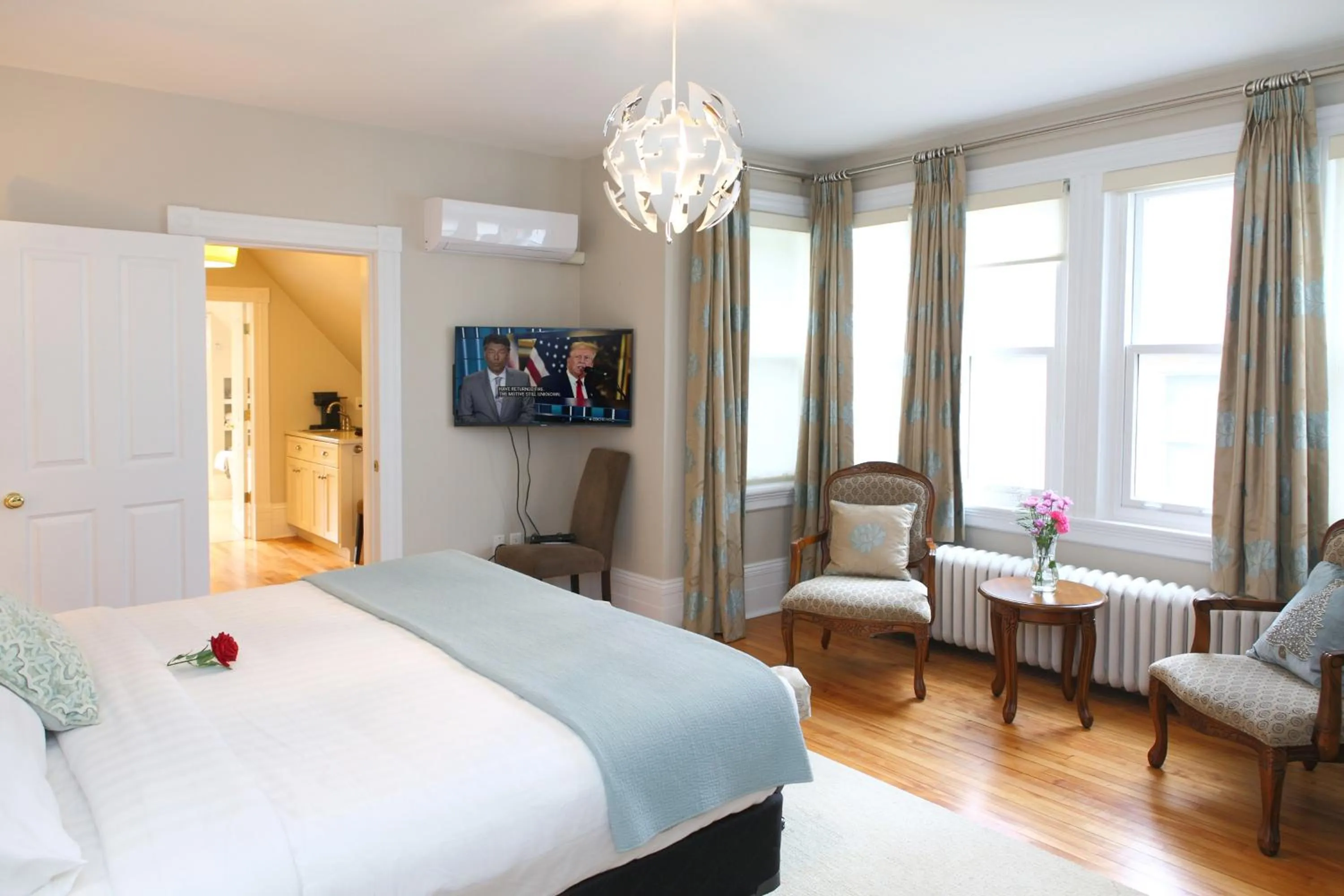 Bedroom, Bed in No 1 Grafton Inn