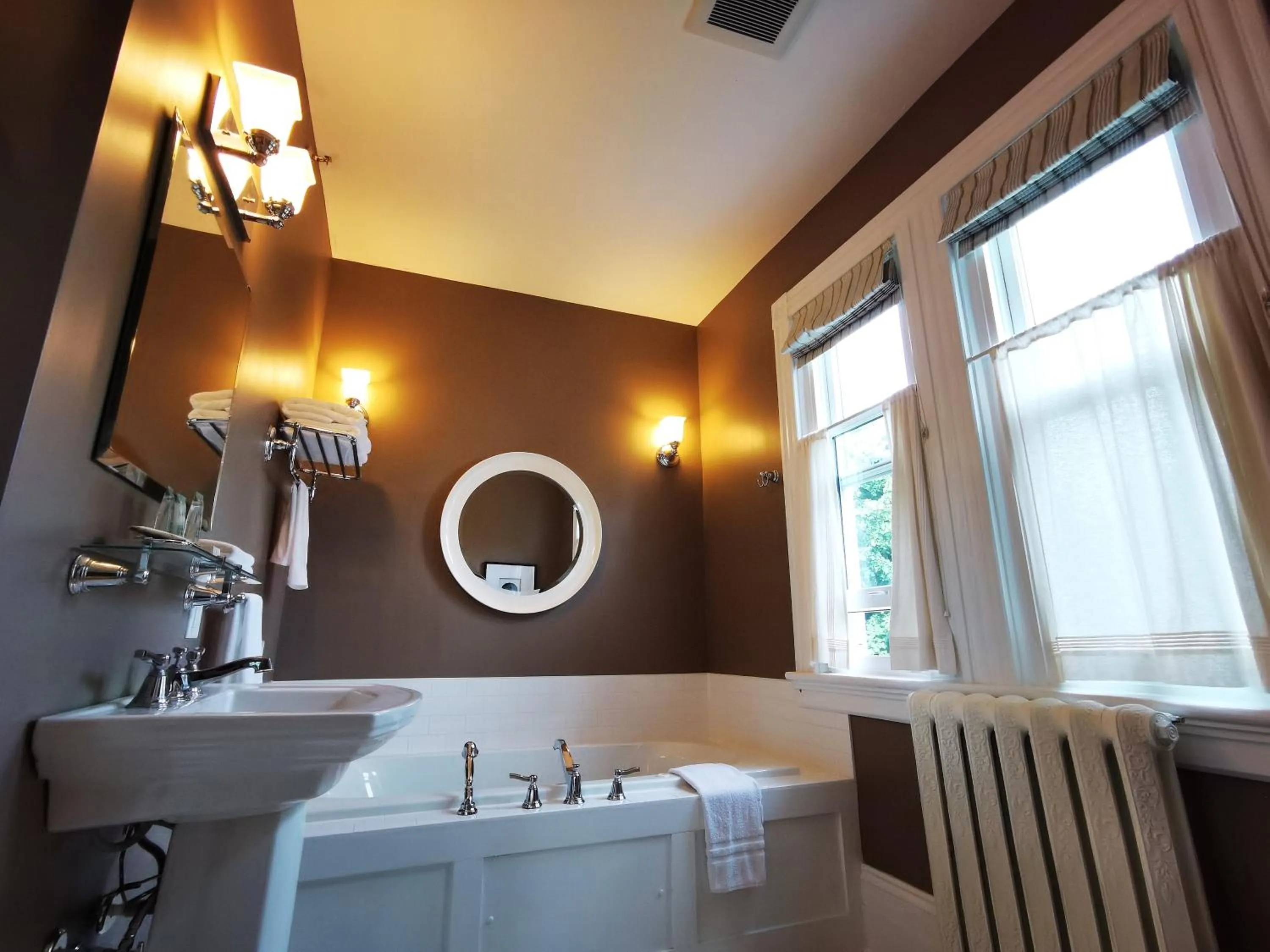 Bathroom in No 1 Grafton Inn