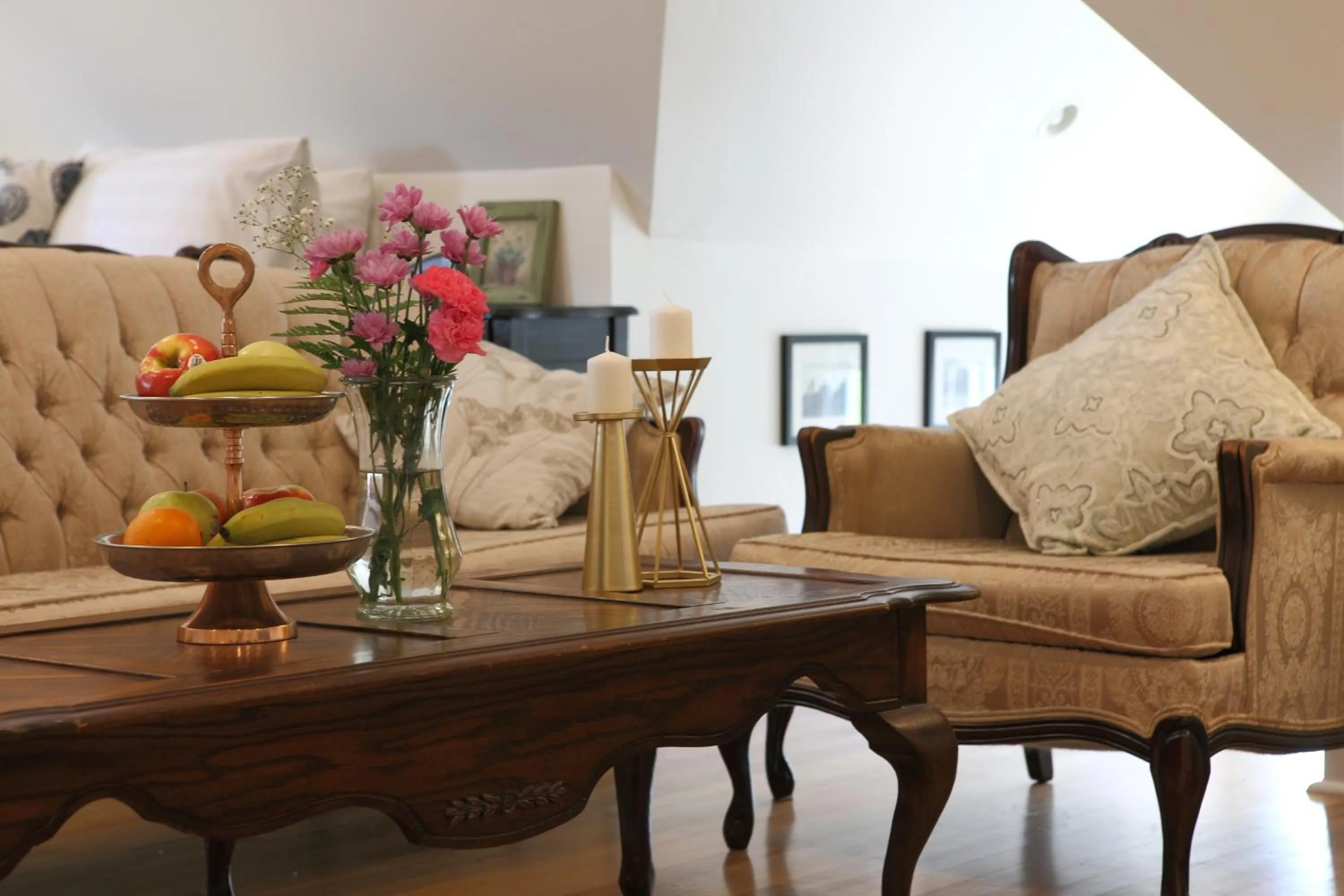 Seating area in No 1 Grafton Inn