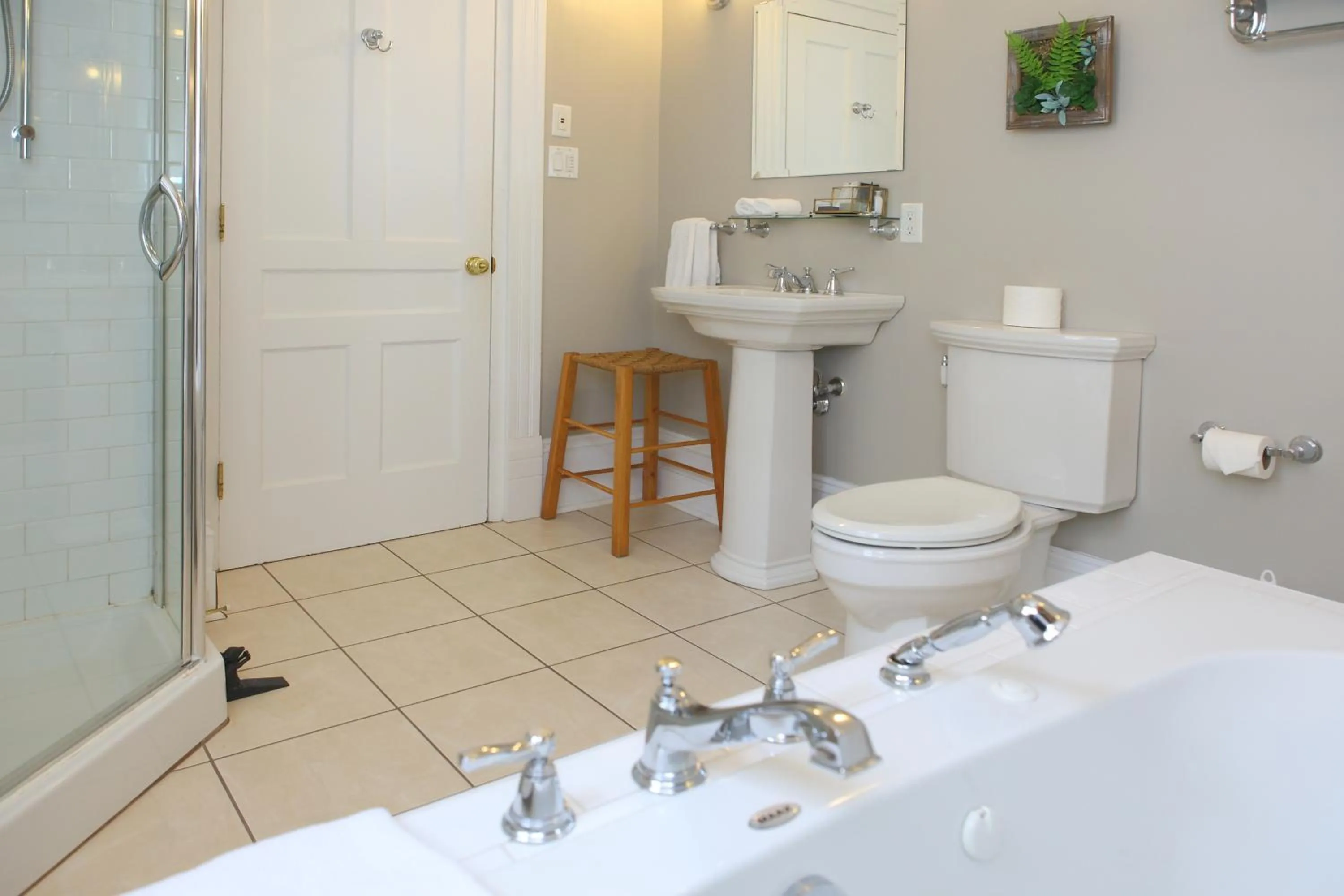 Bathroom in No 1 Grafton Inn