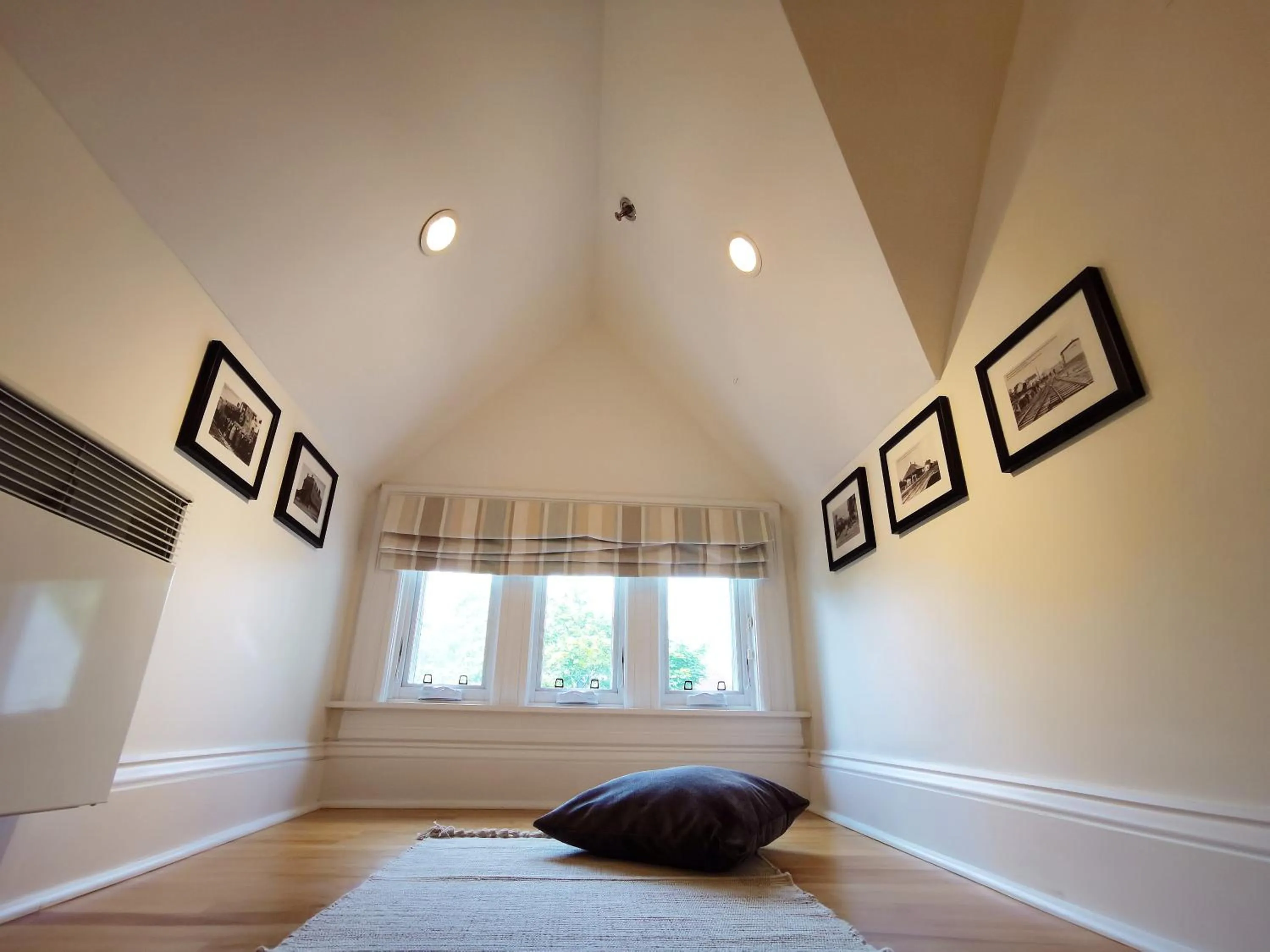 Bedroom in No 1 Grafton Inn