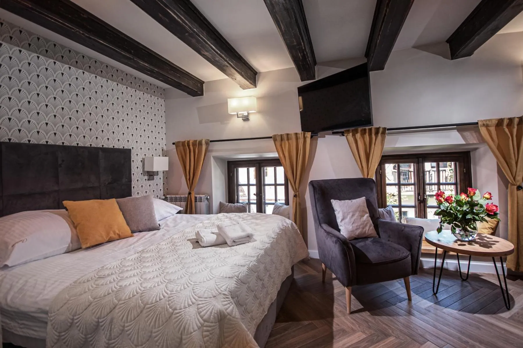 Photo of the whole room, Bed in Dawna Synagoga Beitenu