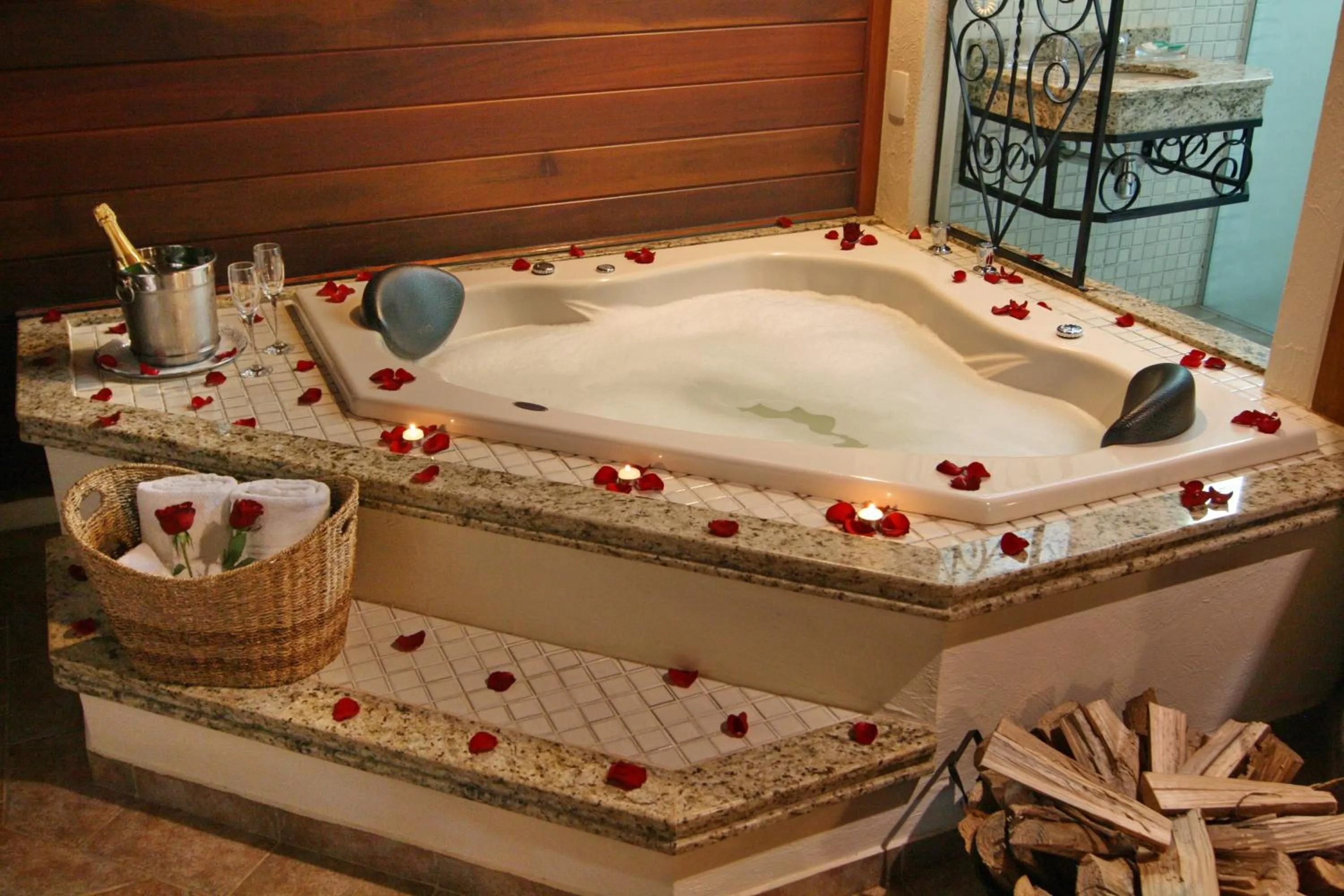 Hot Tub in Pousada Varanda das Colinas