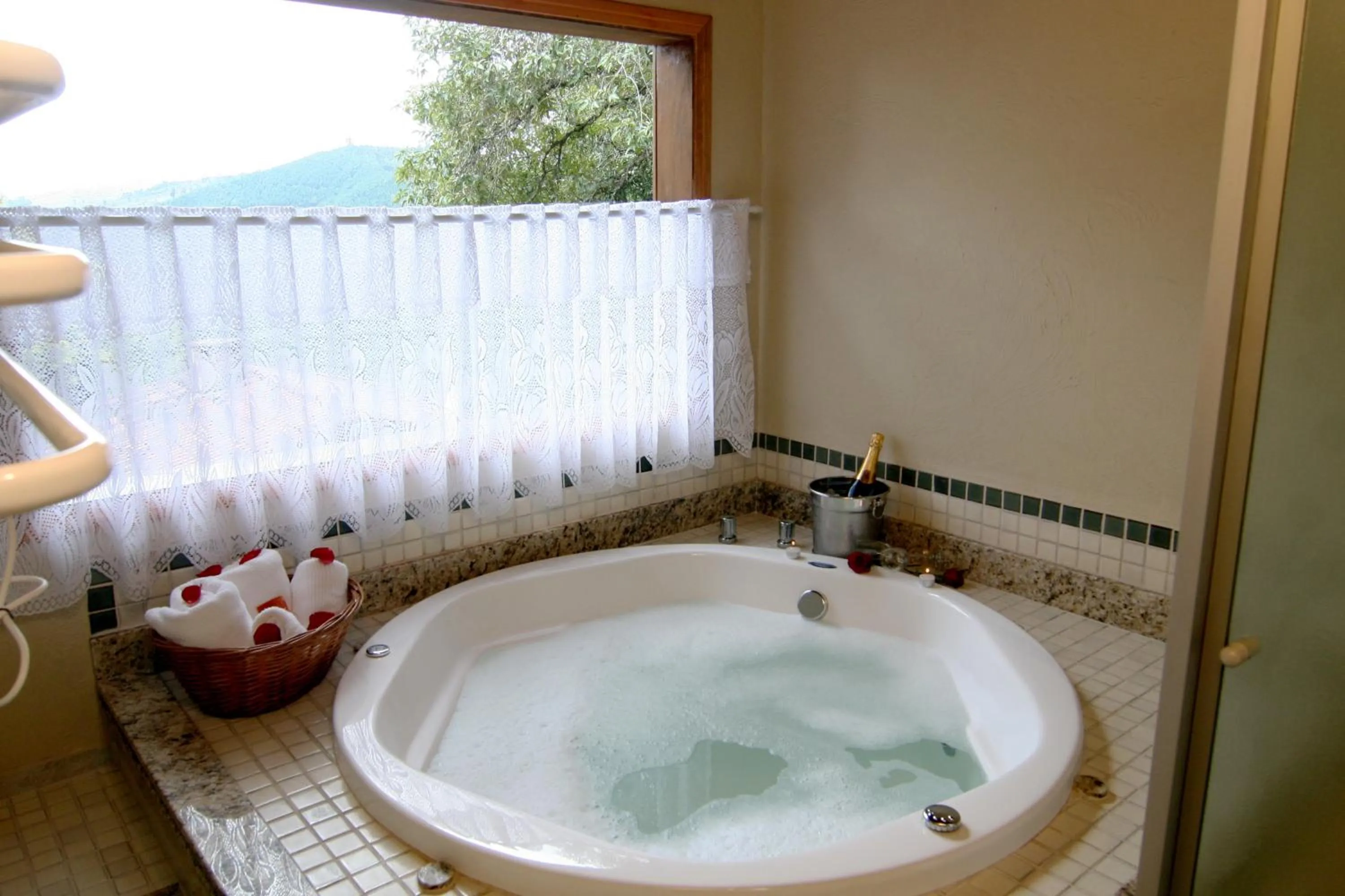 Hot Tub in Pousada Varanda das Colinas