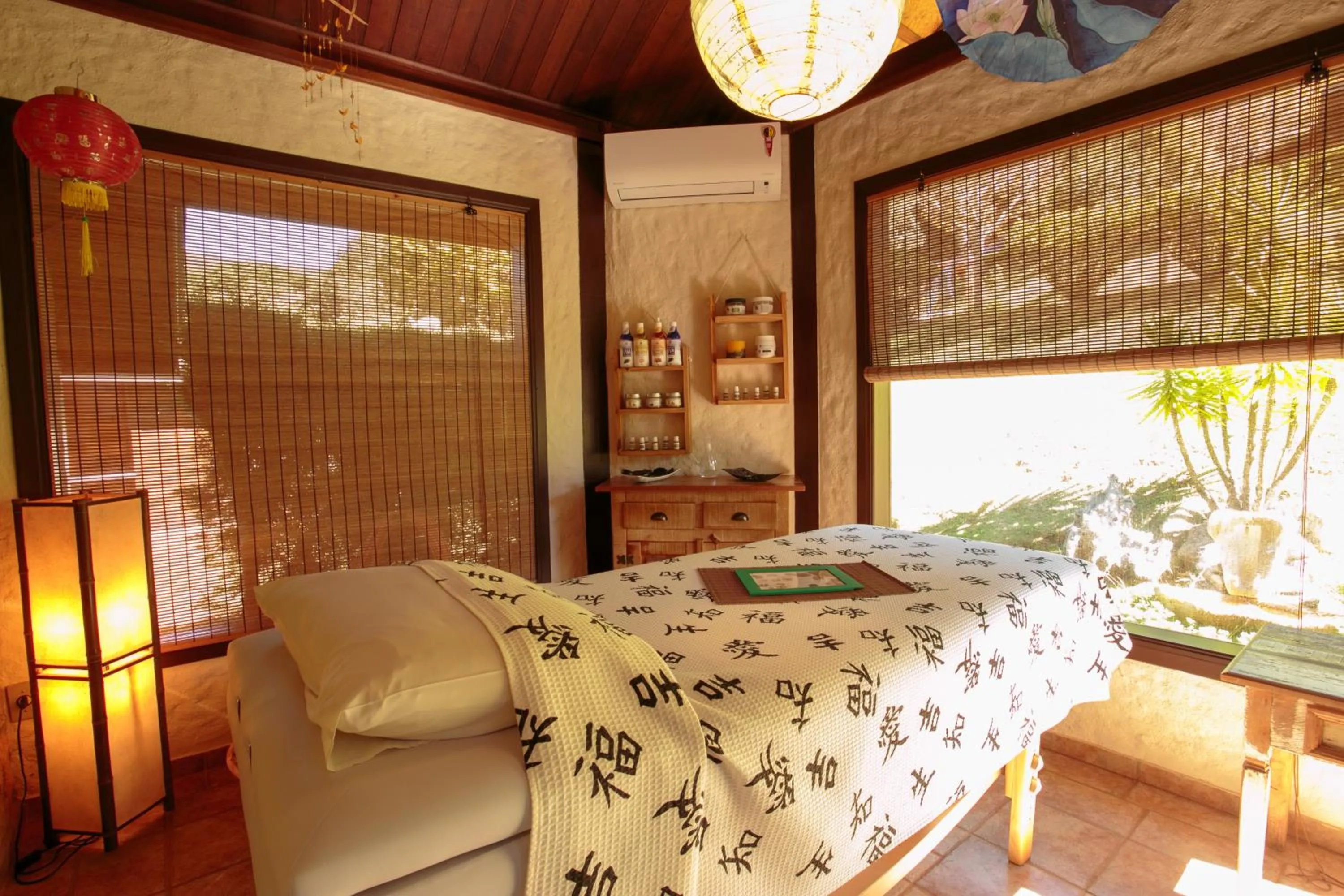 Property building, Bed in Pousada Varanda das Colinas