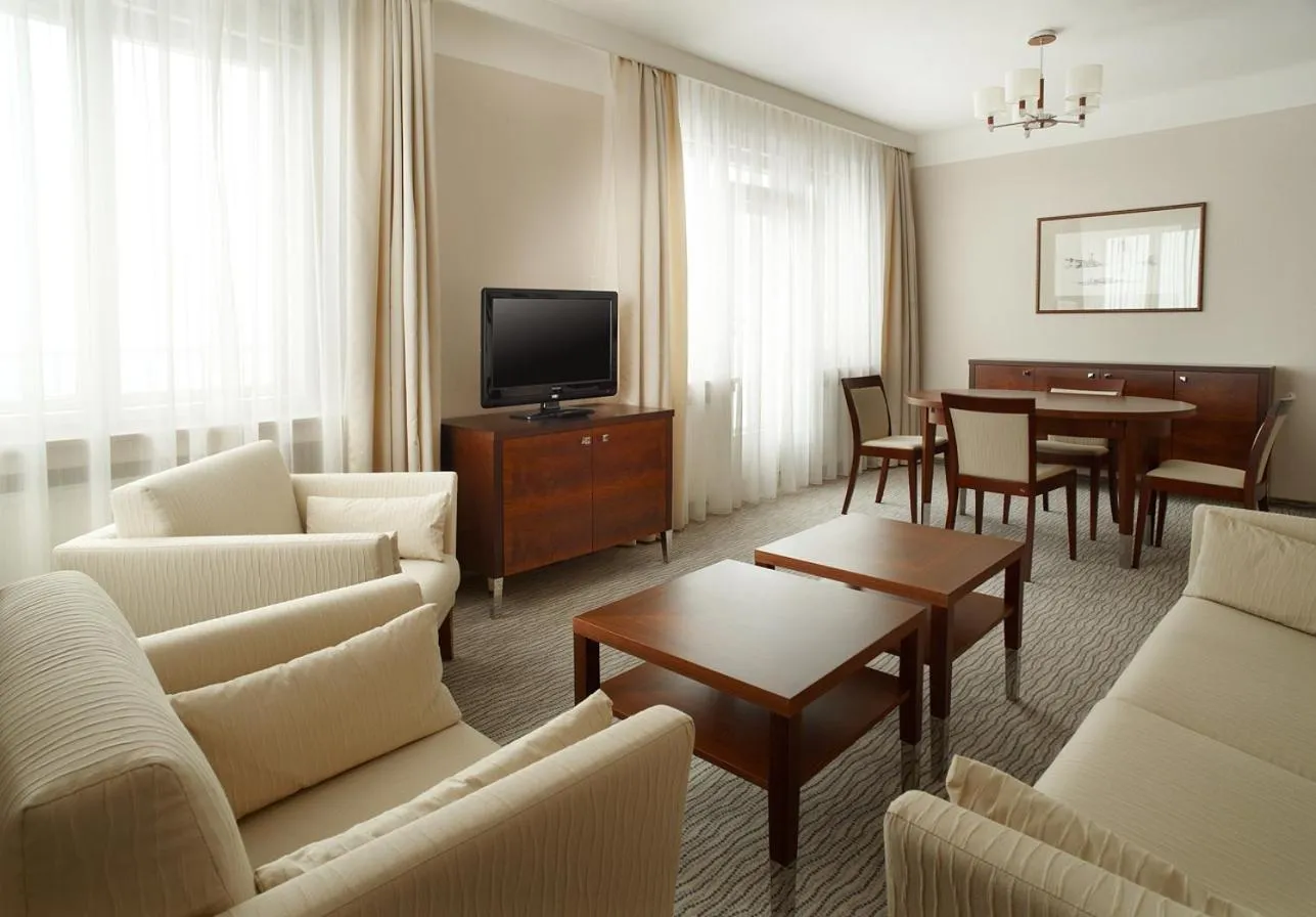 TV and multimedia in Alexandria Spa & Wellness Hotel