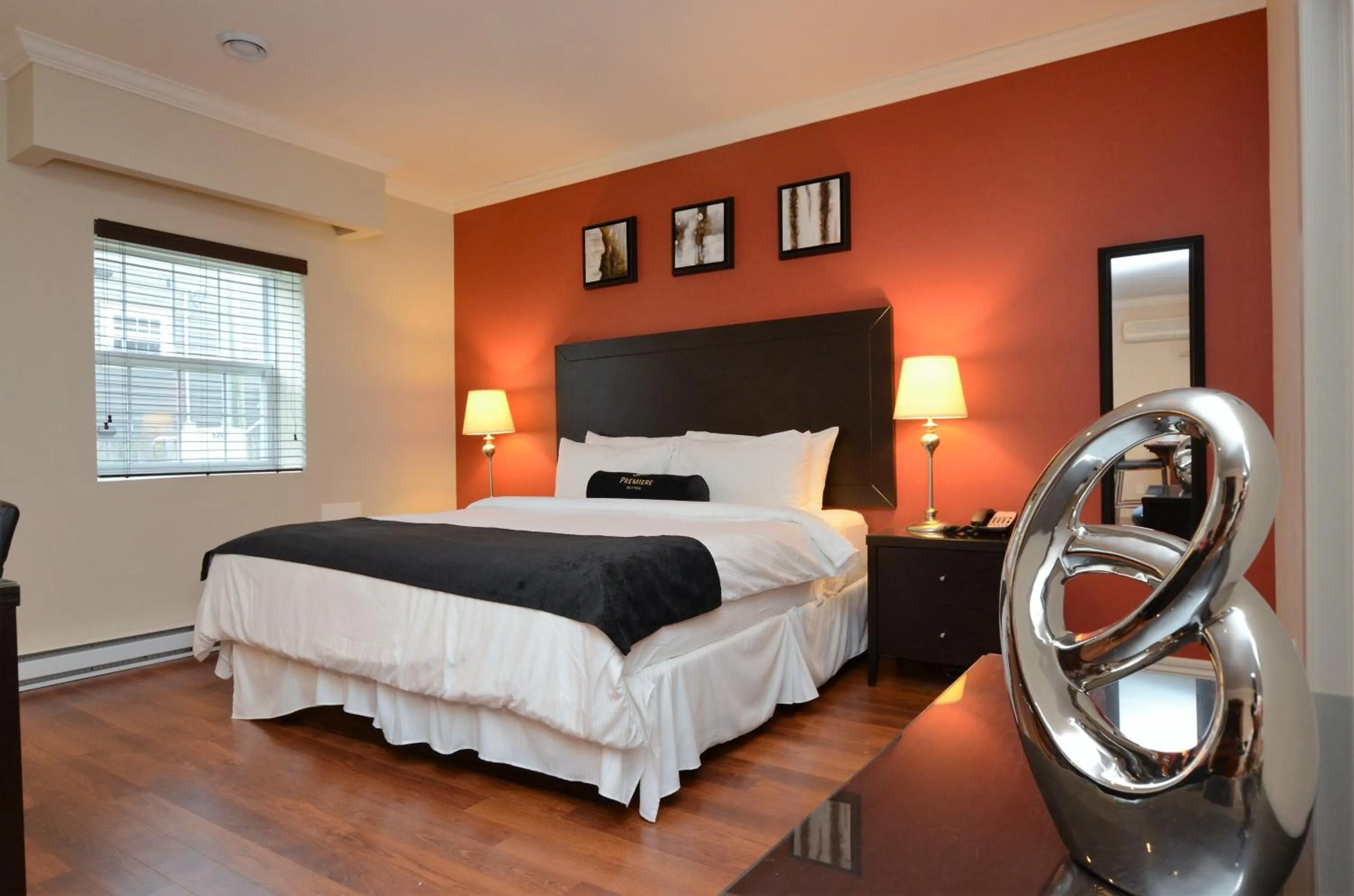 Bed in Premiere Suites - St. John's Signal Hill Gate