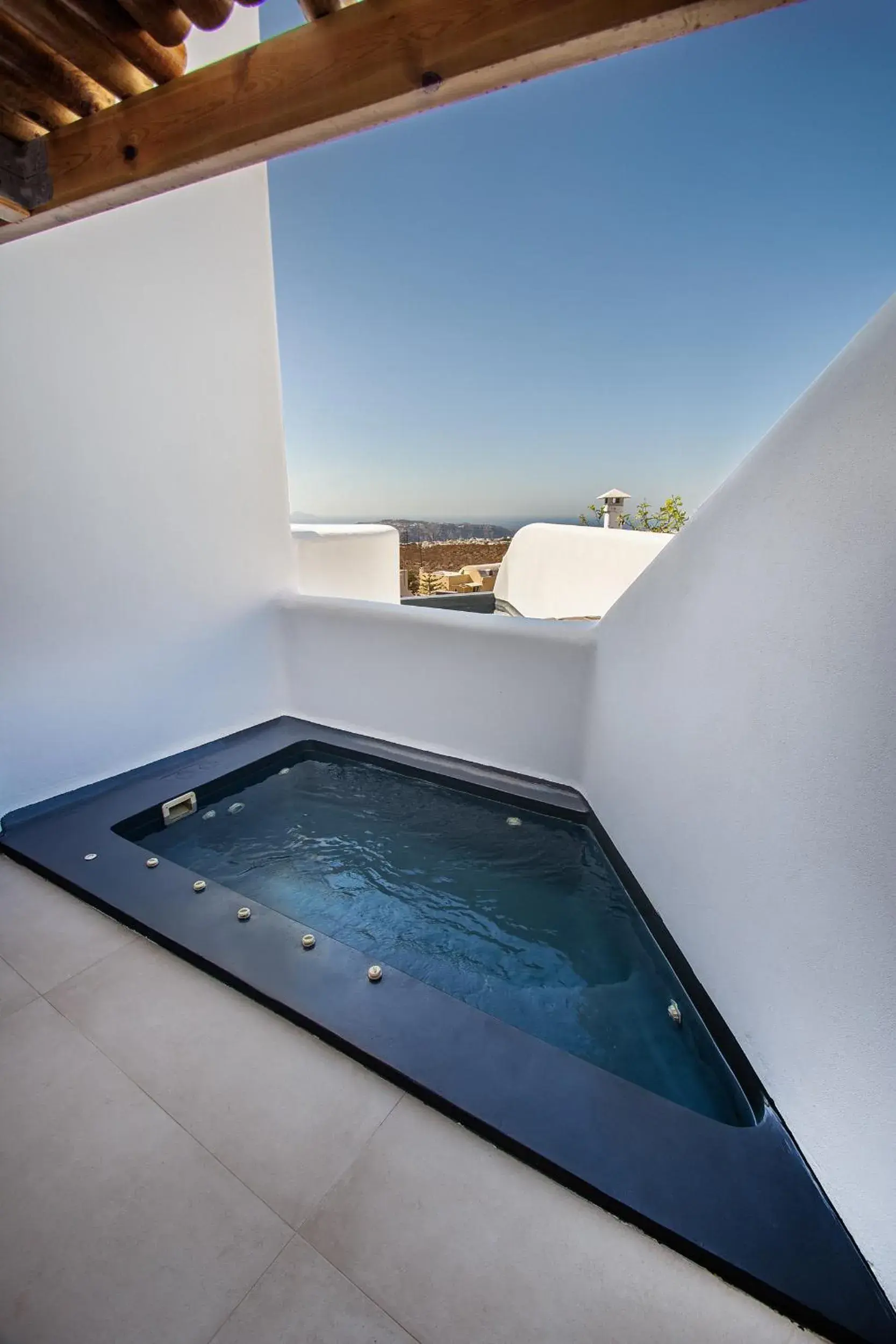 Superior Suite with Hot Tub in Aegean Blue Suites Superior Suite with Hot Tub in Aegean Blue Suites