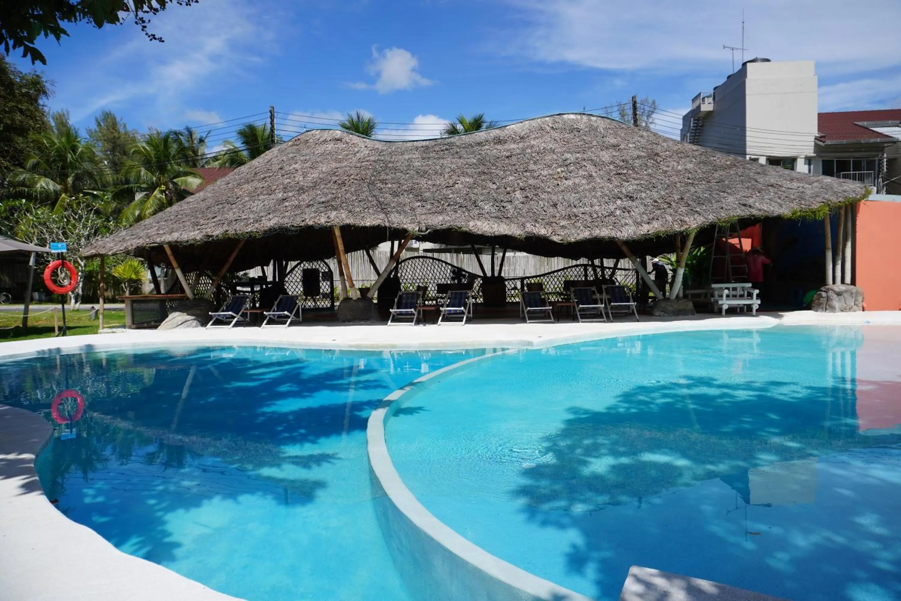 Swimming pool in Dugong Village-Green Hotel