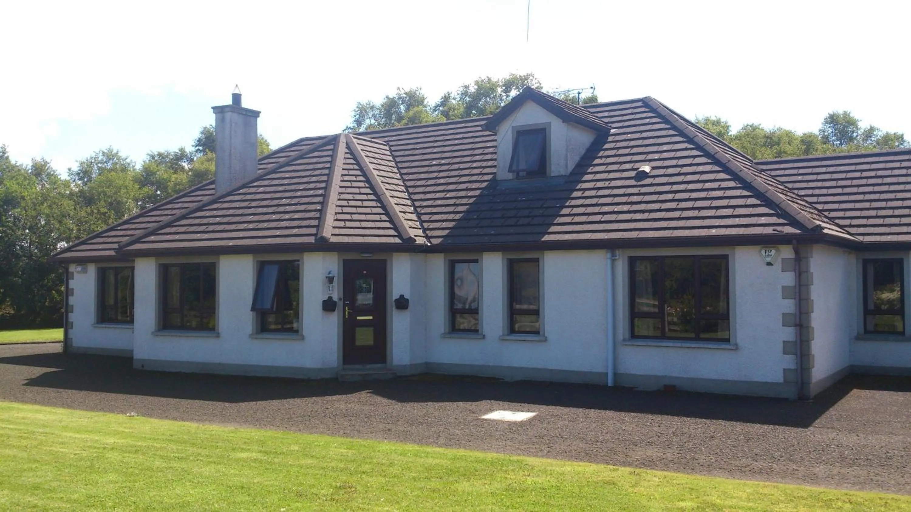 Facade/entrance in Glen Lodge