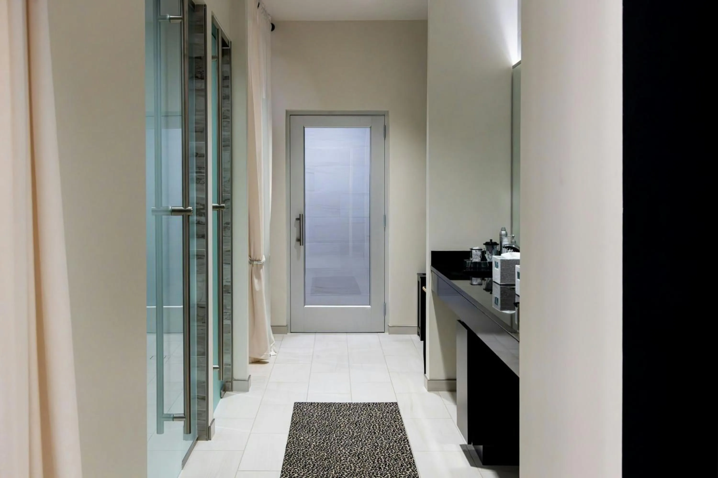 Bathroom in Sheraton Flowood The Refuge Hotel & Conference Center