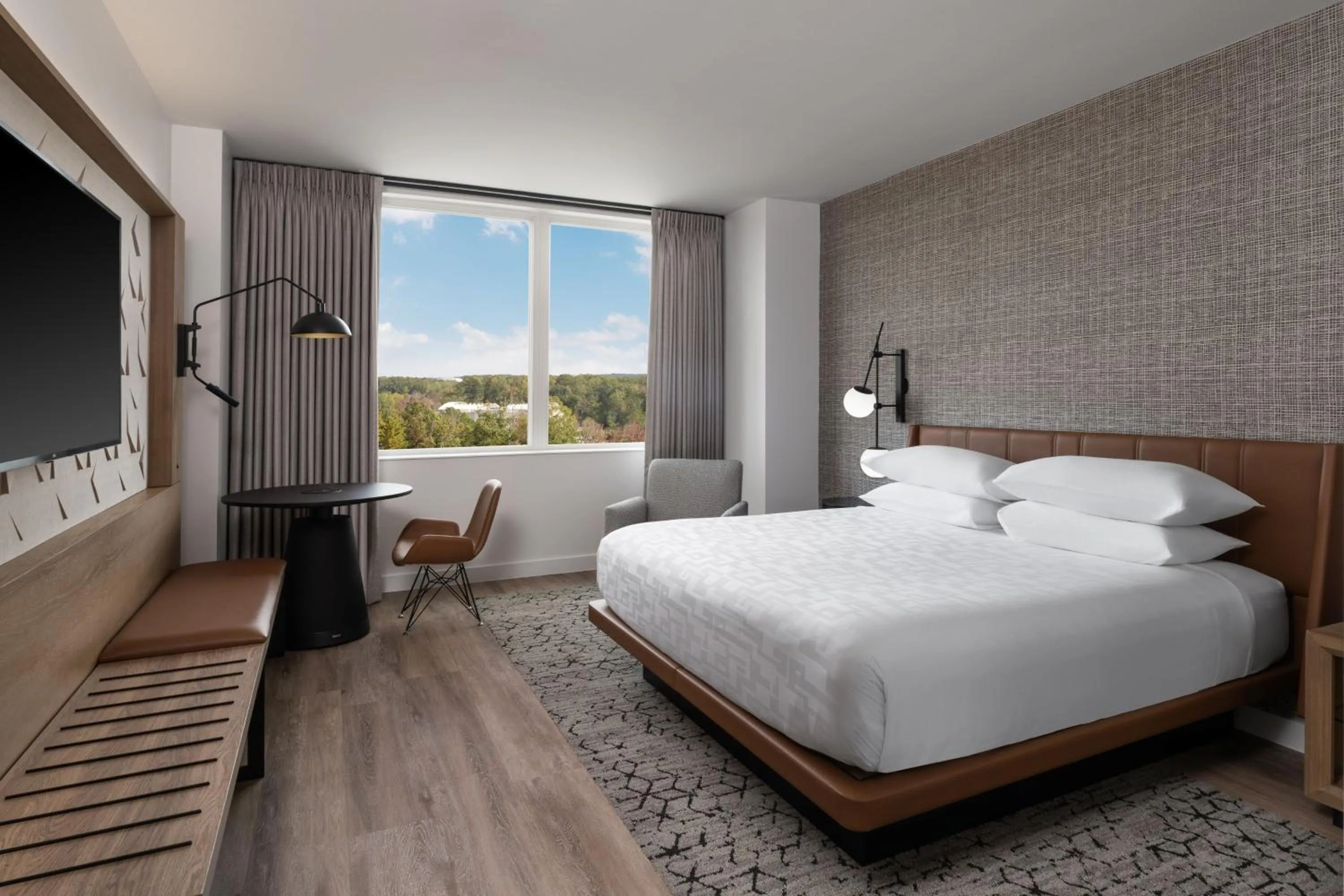 Photo of the whole room, Bed in Sheraton Flowood The Refuge Hotel & Conference Center