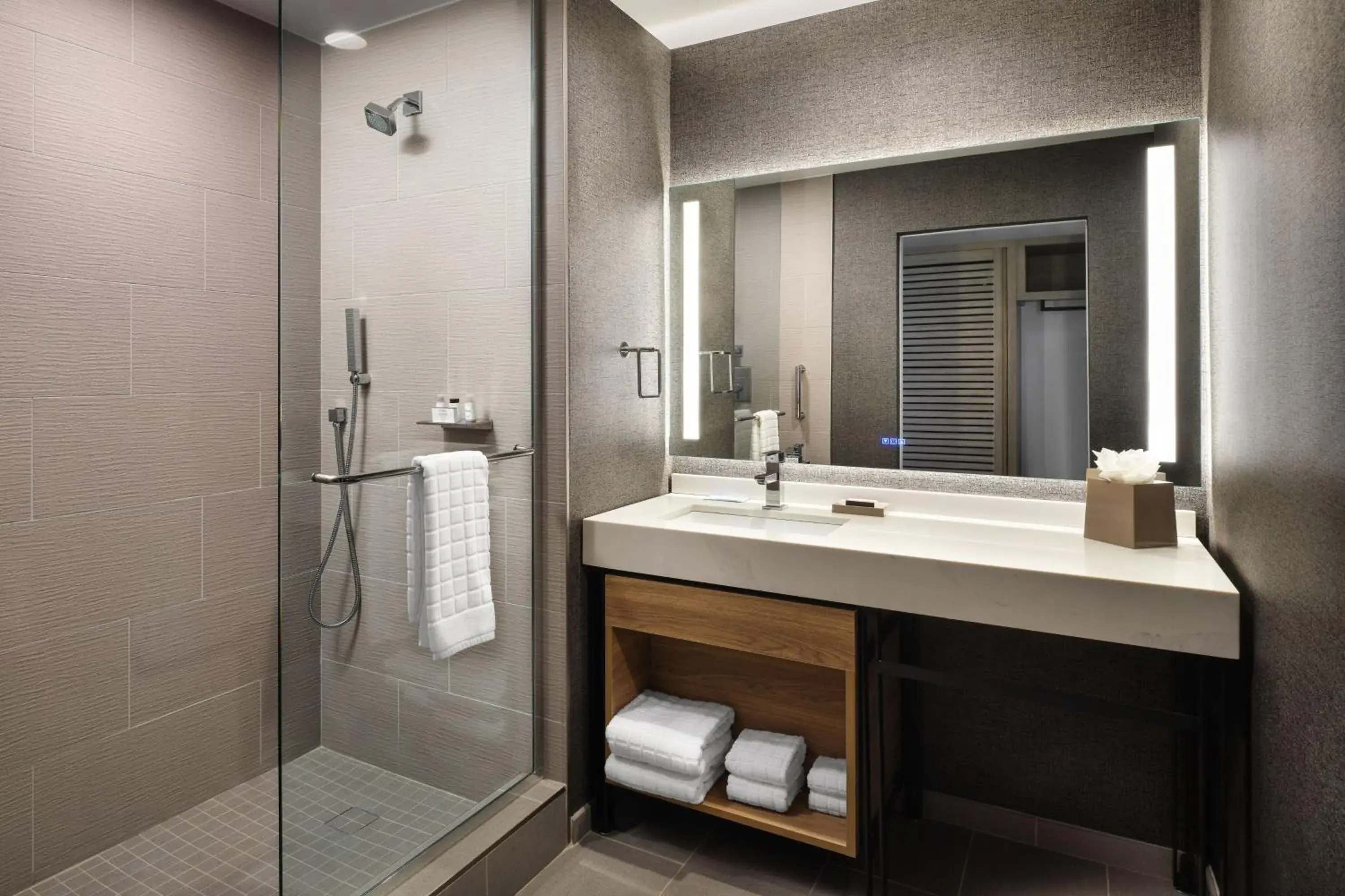 Club lounge access, Guest room with 1 King, Courtyard view in Sheraton Flowood The Refuge Hotel & Conference Center Club lounge access, Guest room with 1 King, Courtyard view in Sheraton Flowood The Refuge Hotel & Conference Center