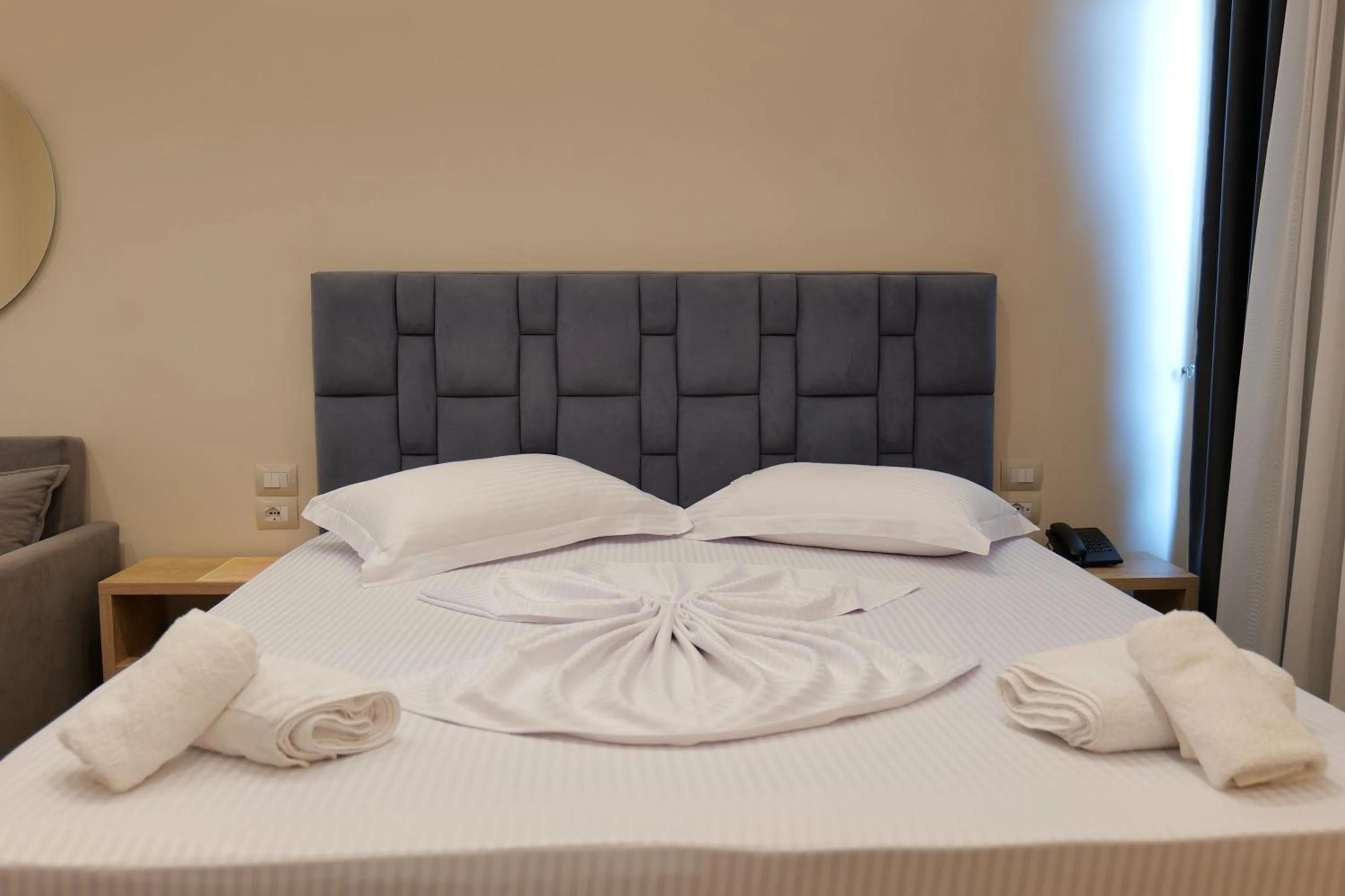 Bed in Hotel Alexander