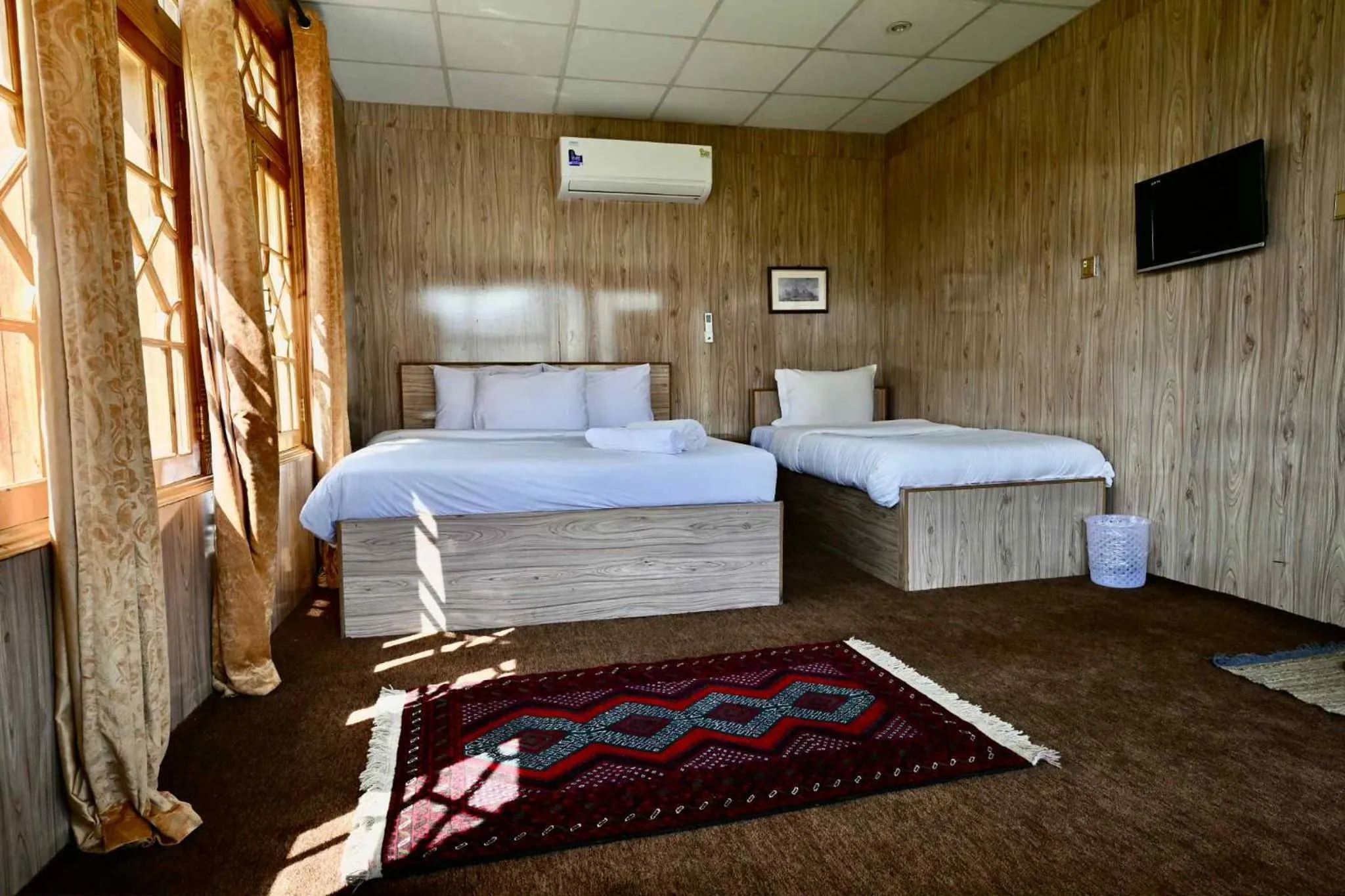 Old Hunza inn