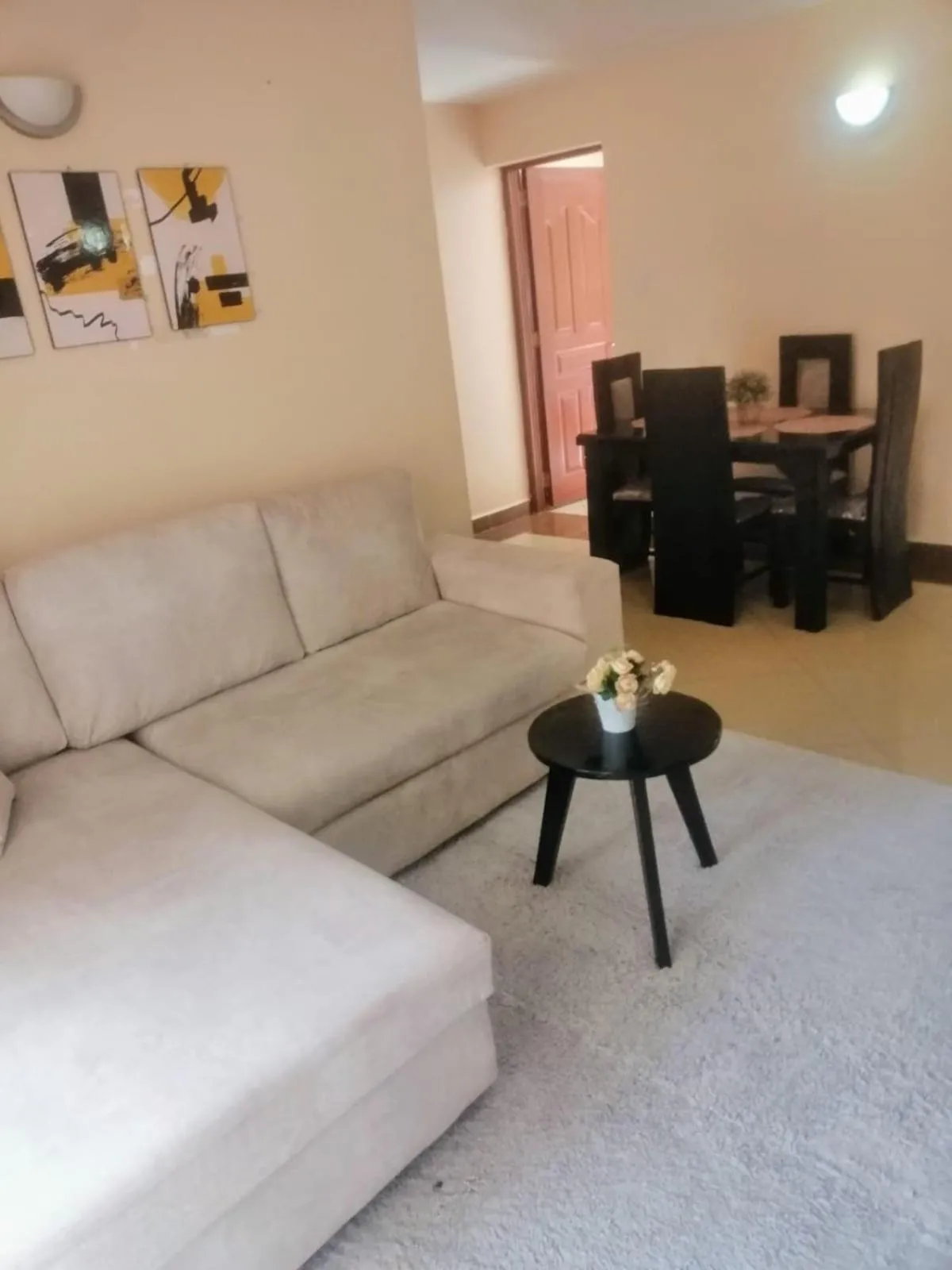 Living room in Lux Suites Makao Rossyln Apartments