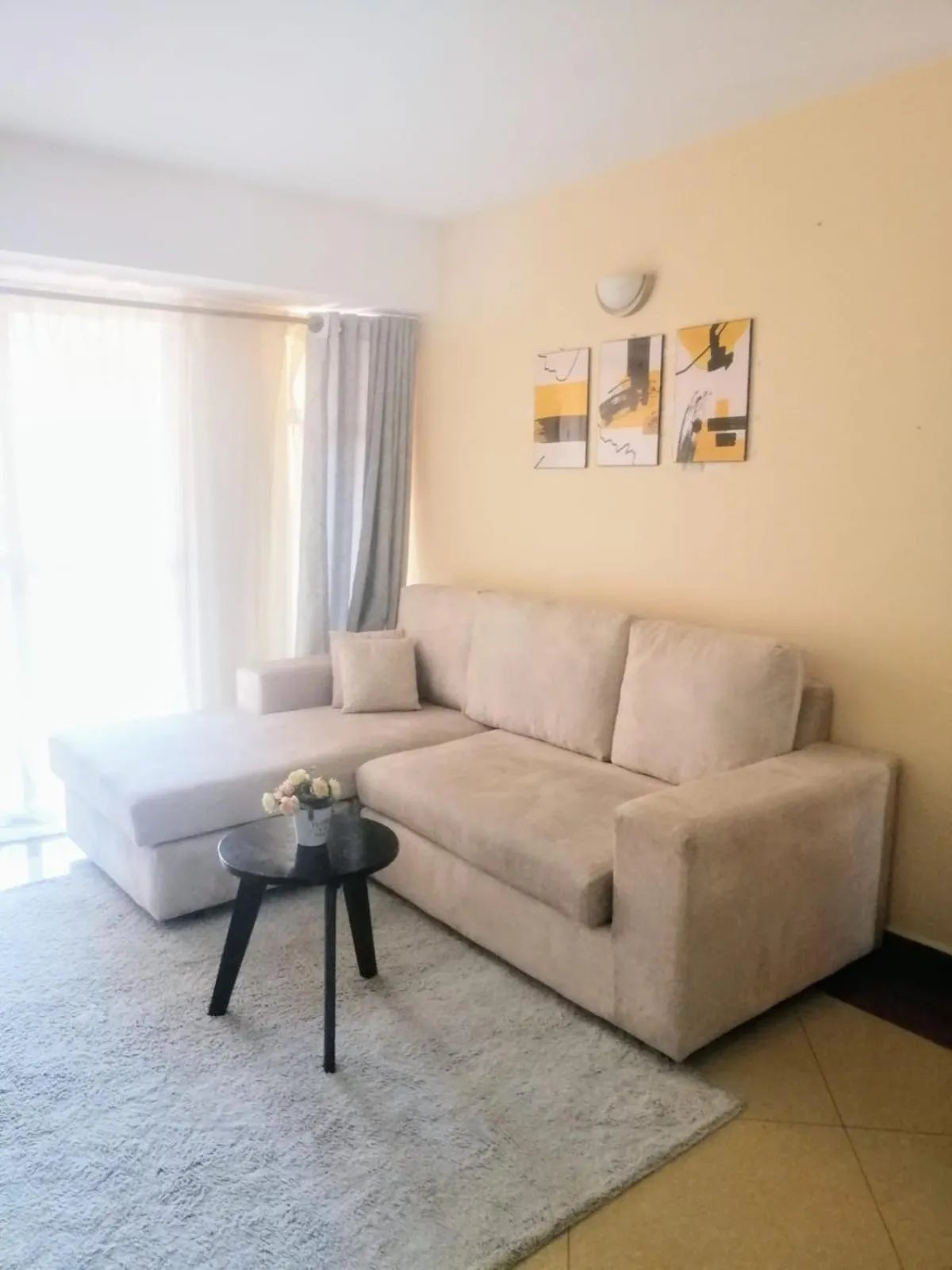 Living room in Lux Suites Makao Rossyln Apartments