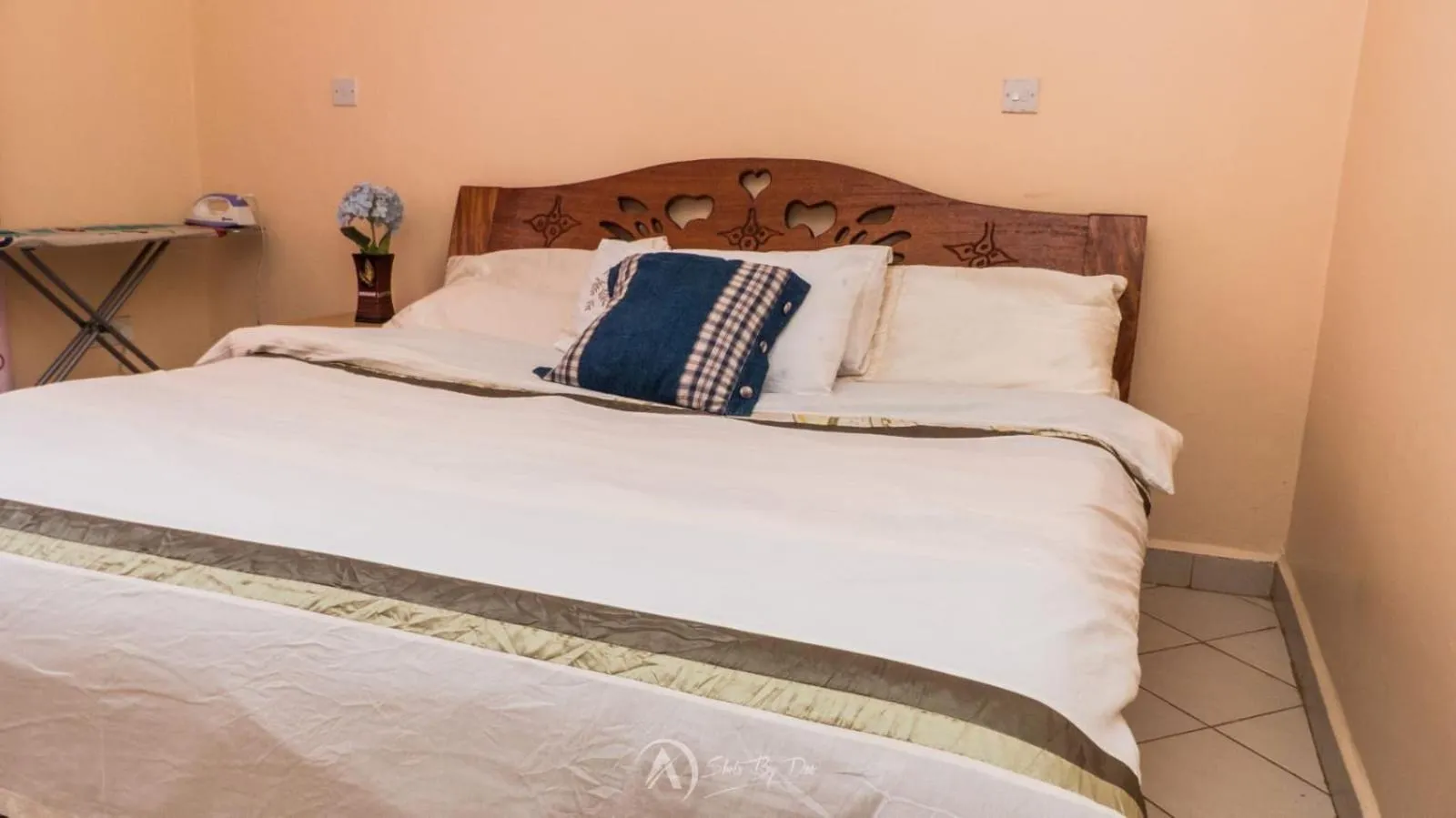 Bed in Lux Suites Makao Rossyln Apartments